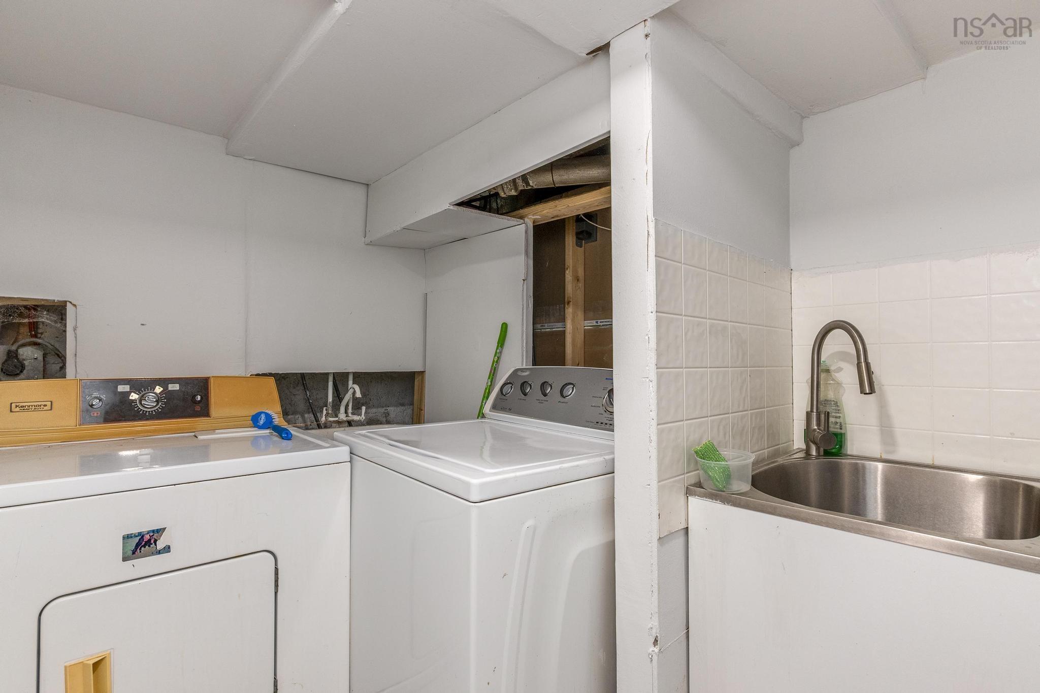 $549,900.00: 17 Melrose Avenue, Halifax