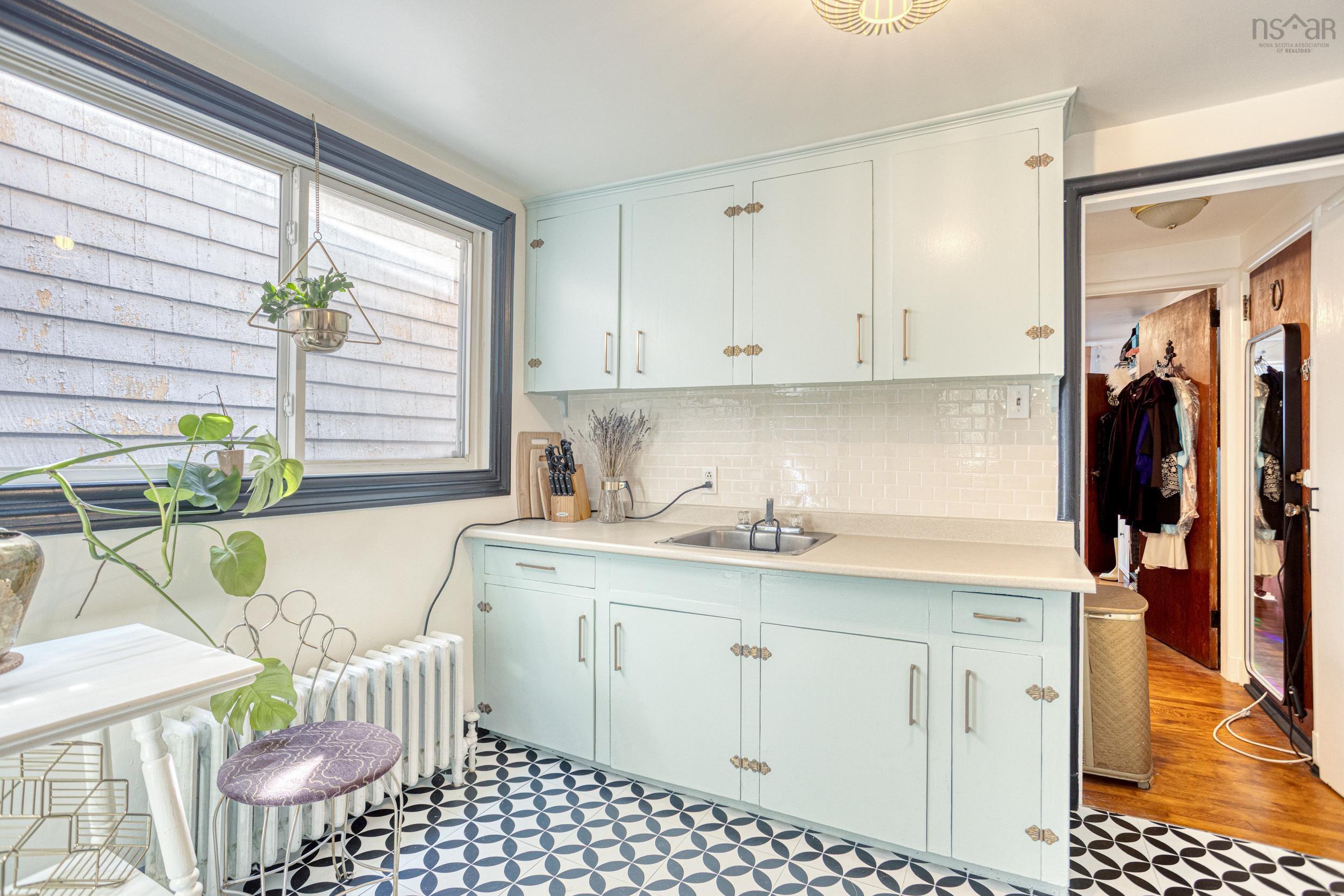 $1,095,000.00: 6182 Allan Street, Halifax