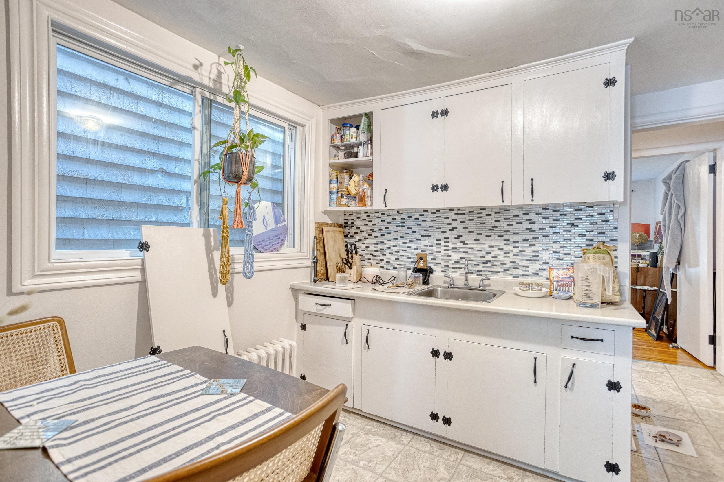 $1,095,000.00: 6182 Allan Street, Halifax