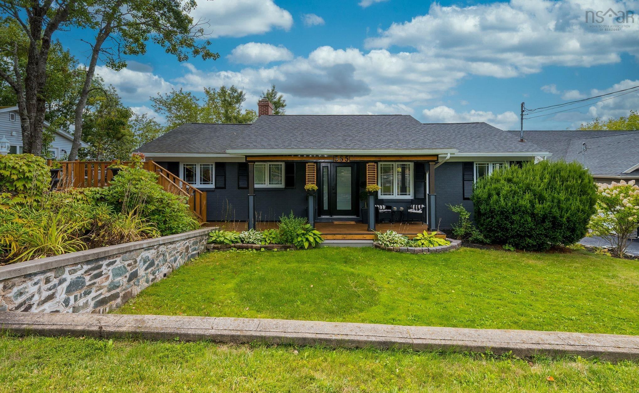 $749,900.00: 565 Lakeview Avenue, Middle Sackville