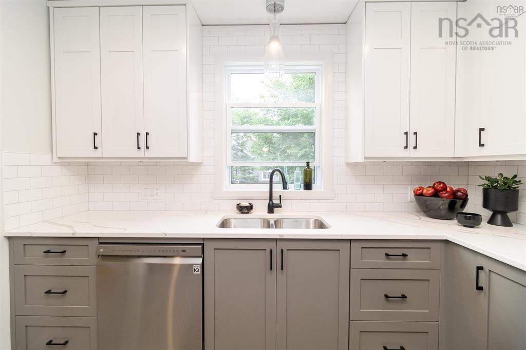 2892 Connaught Avenue, Halifax Peninsula, NS (MLS 202523146)