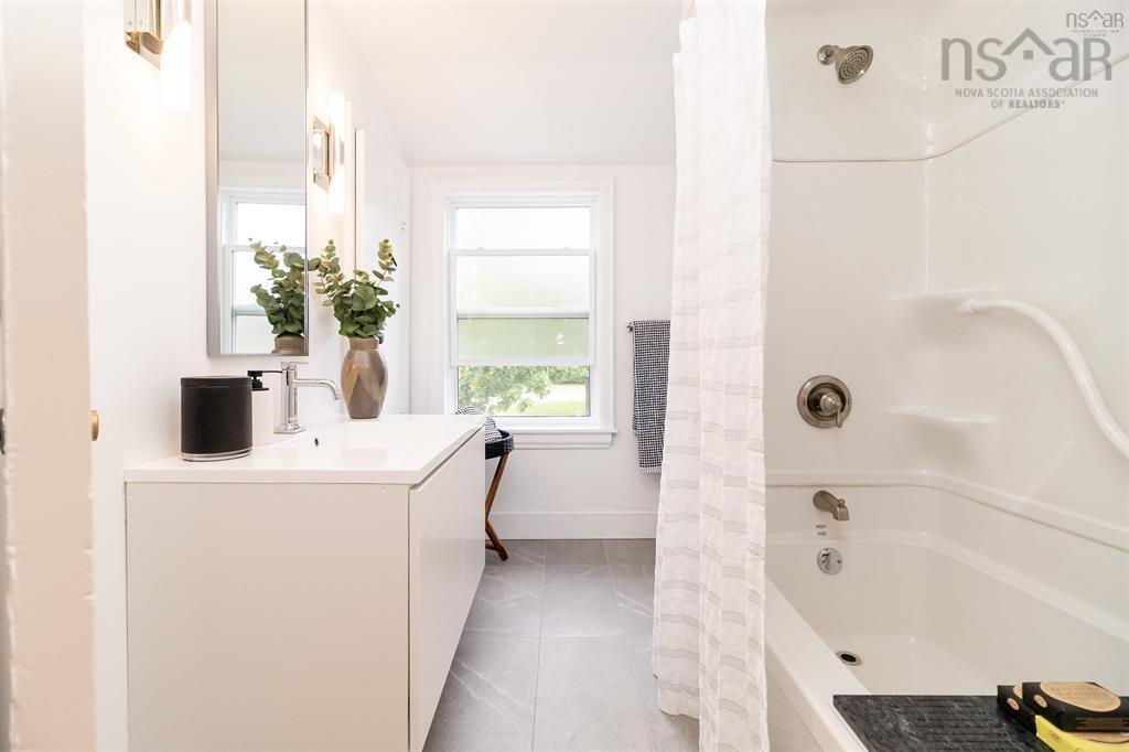 2892 Connaught Avenue, Halifax Peninsula, NS (MLS 202523146)