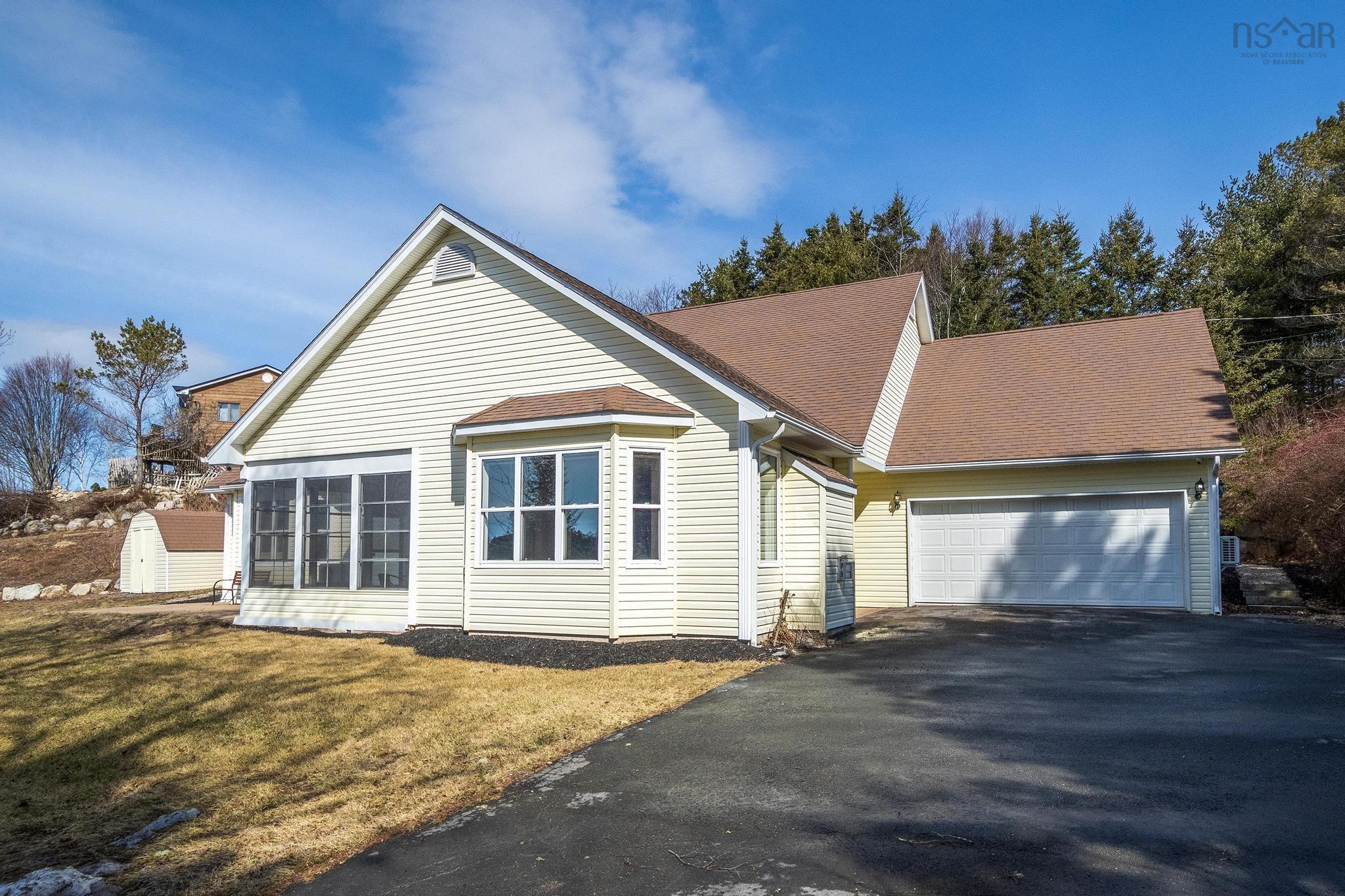 13434 Peggys Cove Road, Upper Tantallon, NS (MLS® 202523381)
