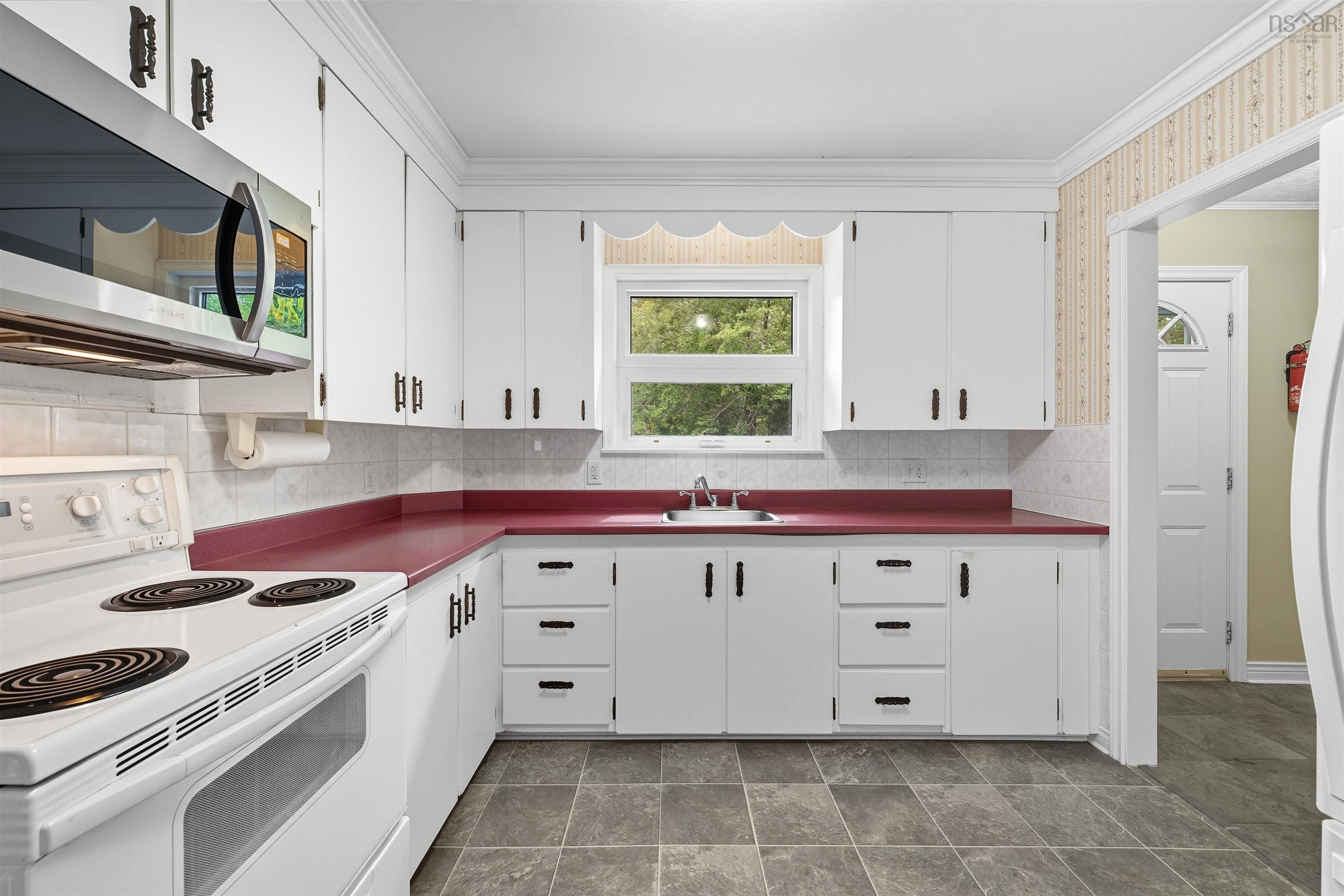 17 Kinsac Road, Beaver Bank, NS (MLS 202523529)