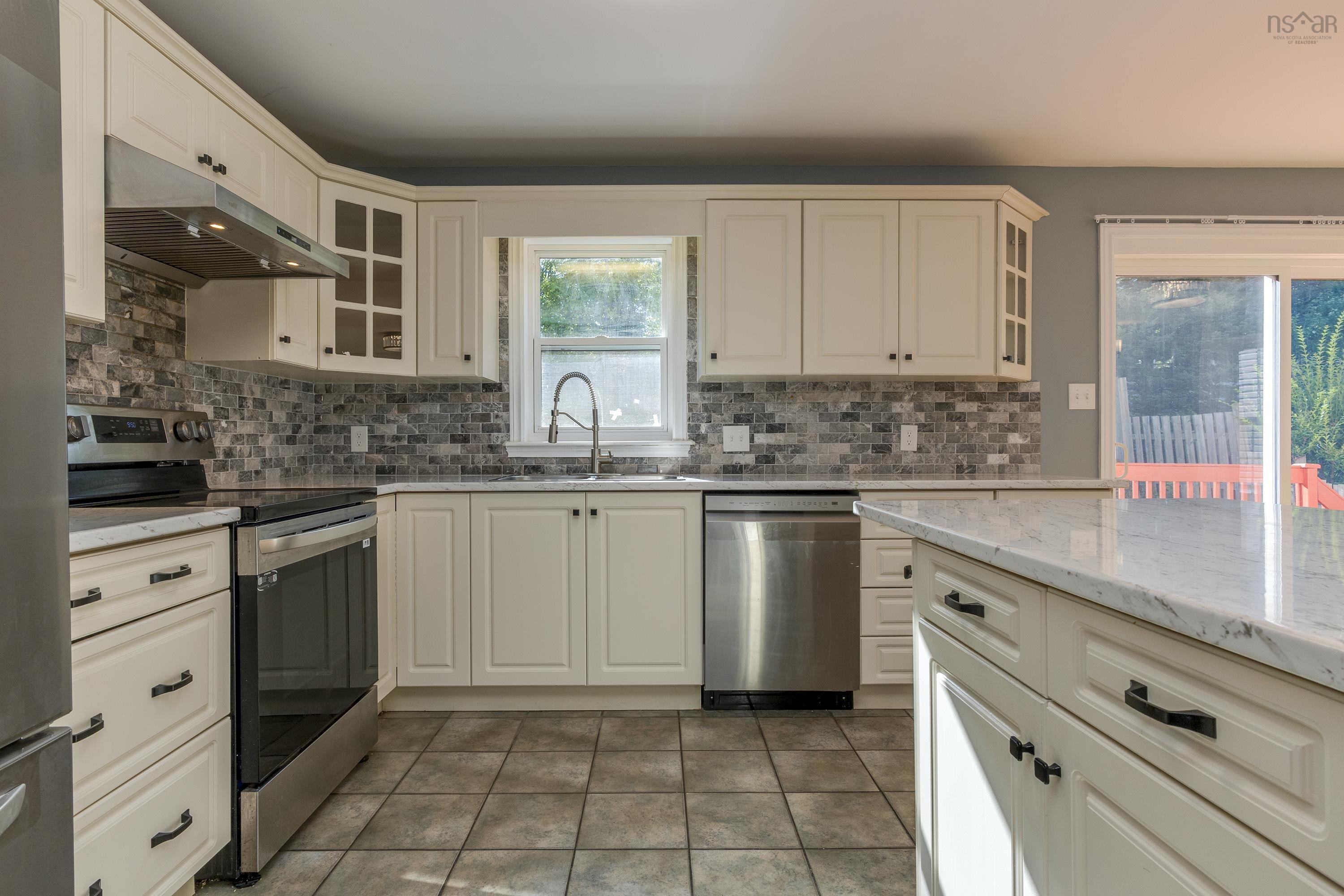 246 Langbrae Drive, Halifax, NS (MLS 202523547)