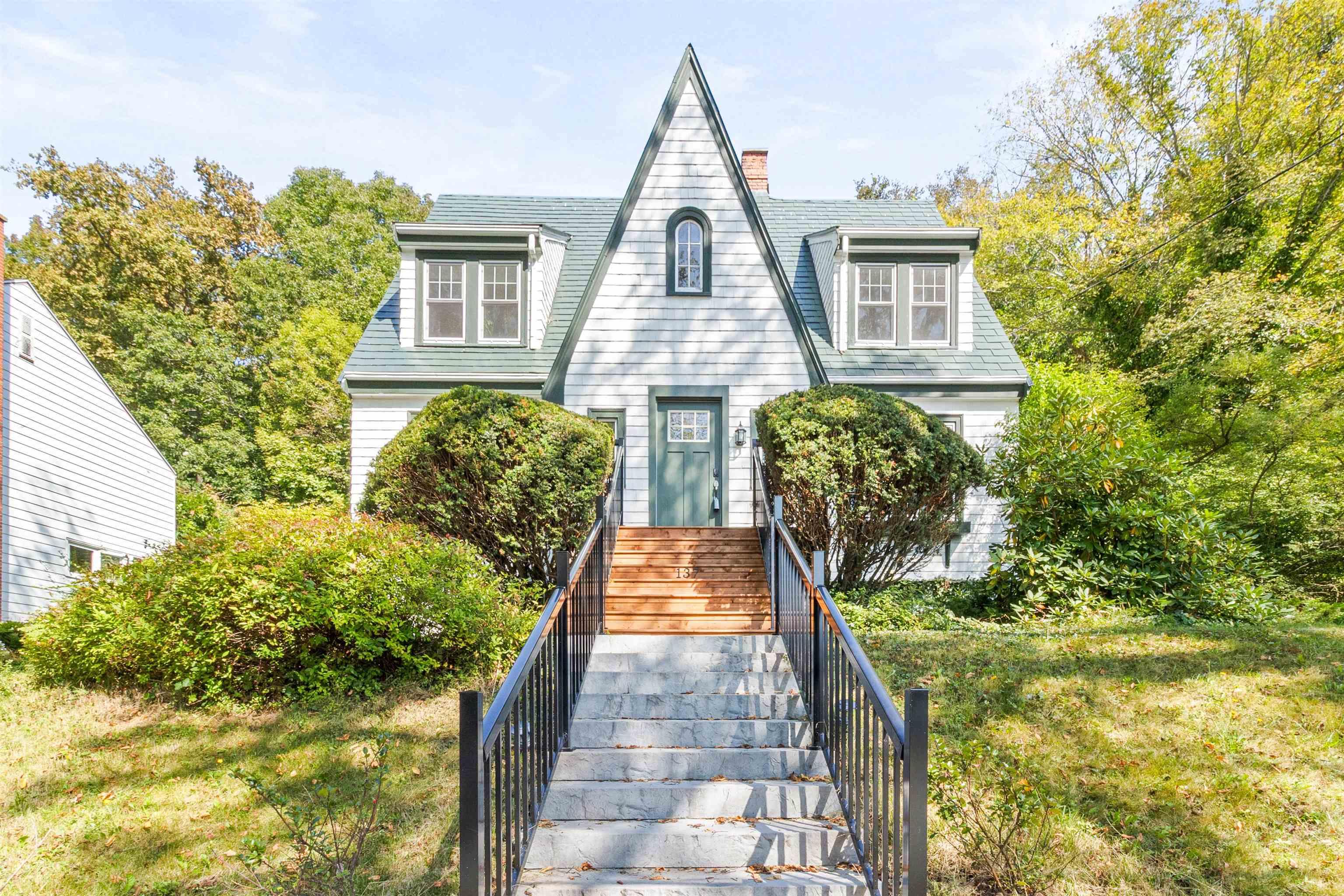 137 Pleasant Street, Dartmouth, NS (MLS 202523719)