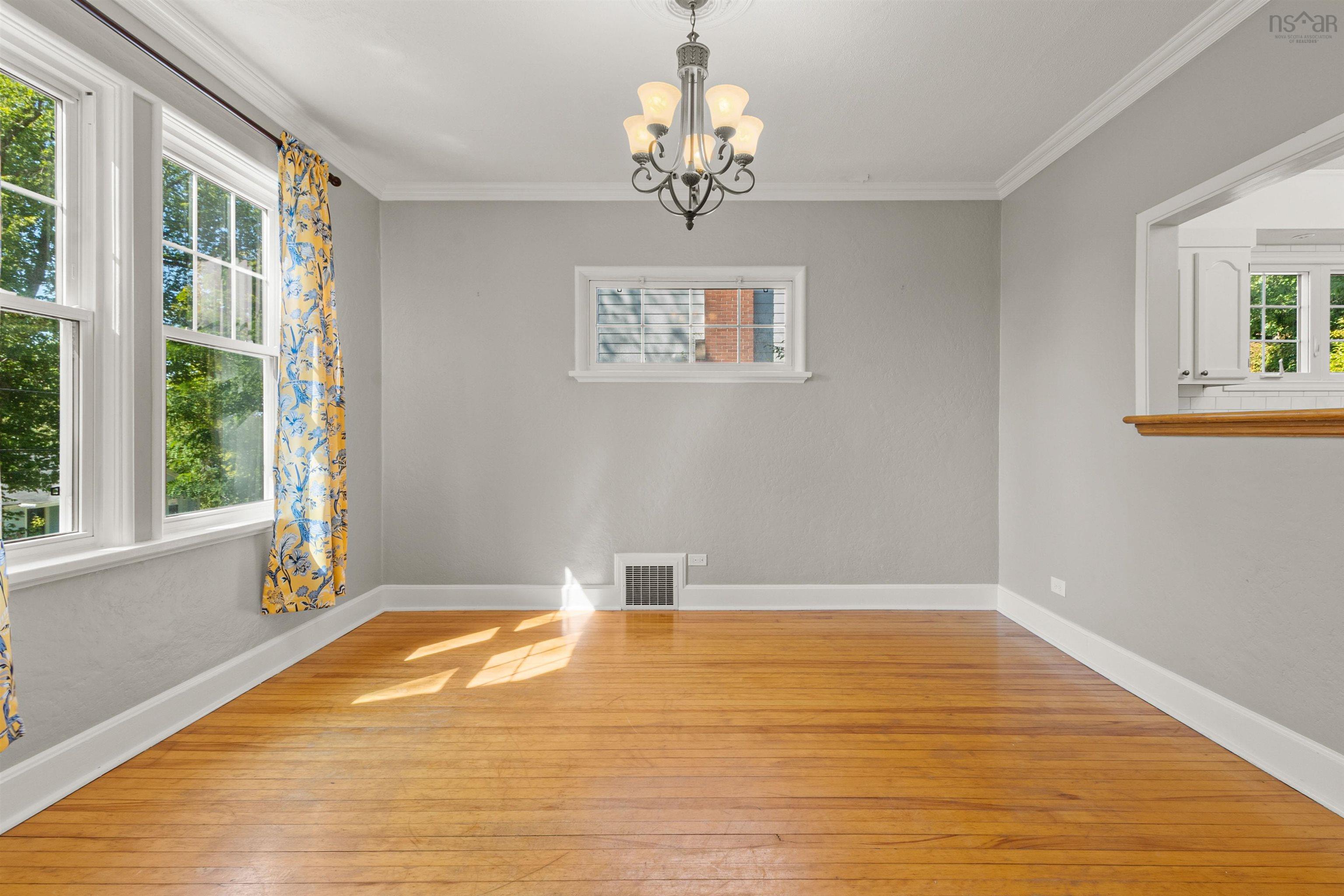 137 Pleasant Street, Dartmouth, NS (MLS 202523719)