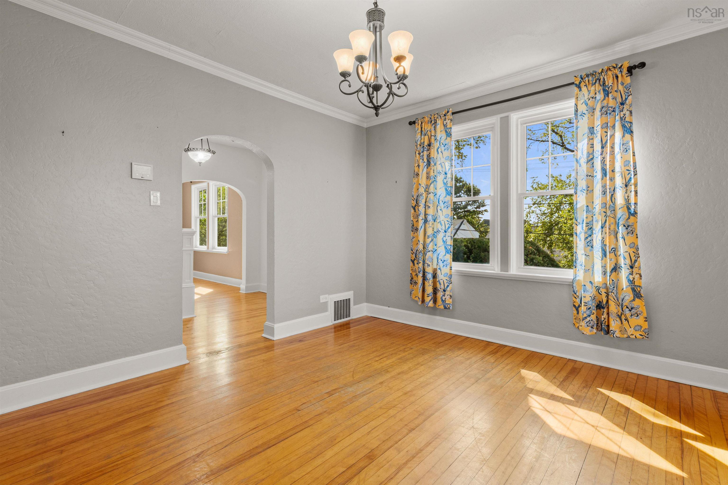 137 Pleasant Street, Dartmouth, NS (MLS 202523719)