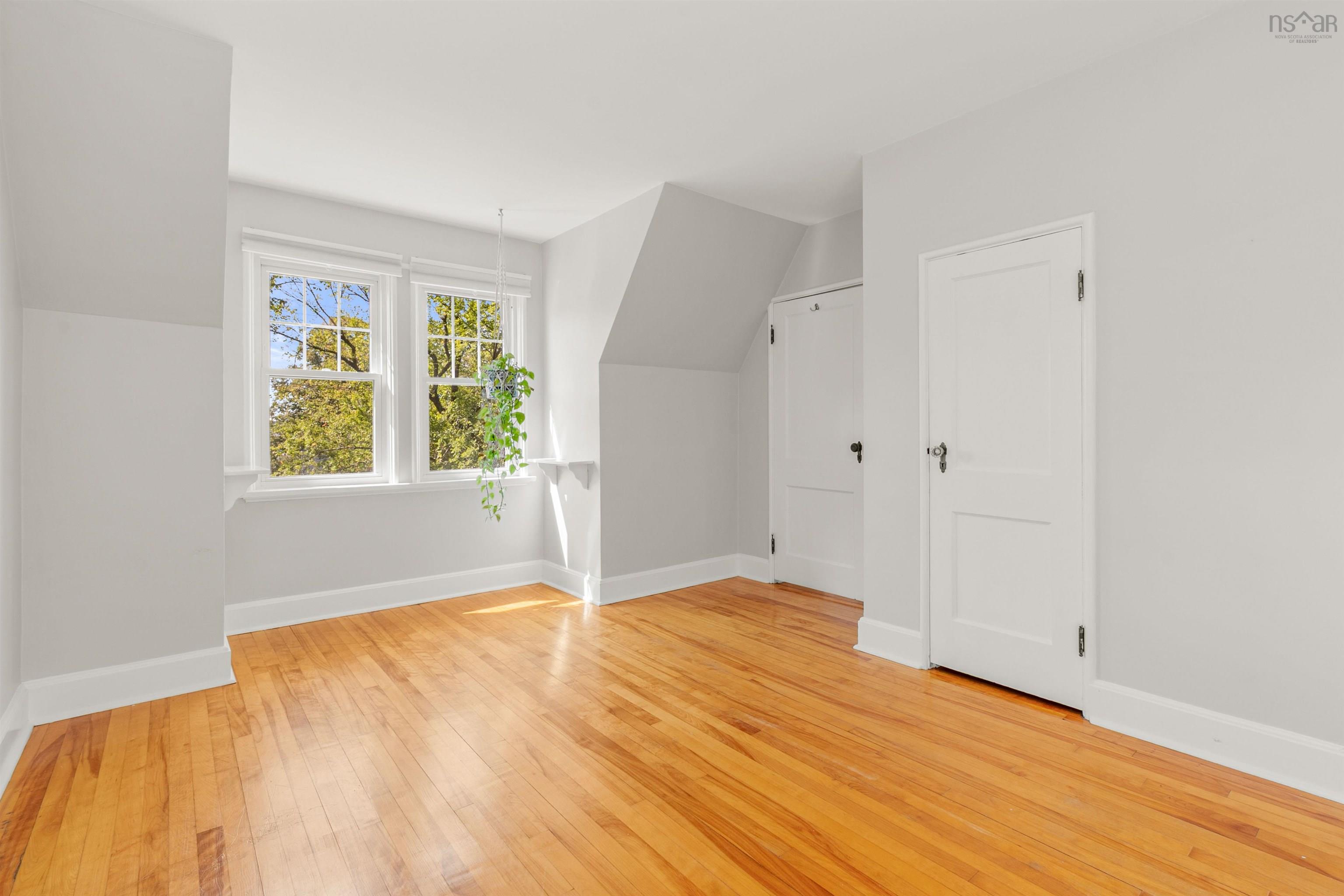 137 Pleasant Street, Dartmouth, NS (MLS 202523719)