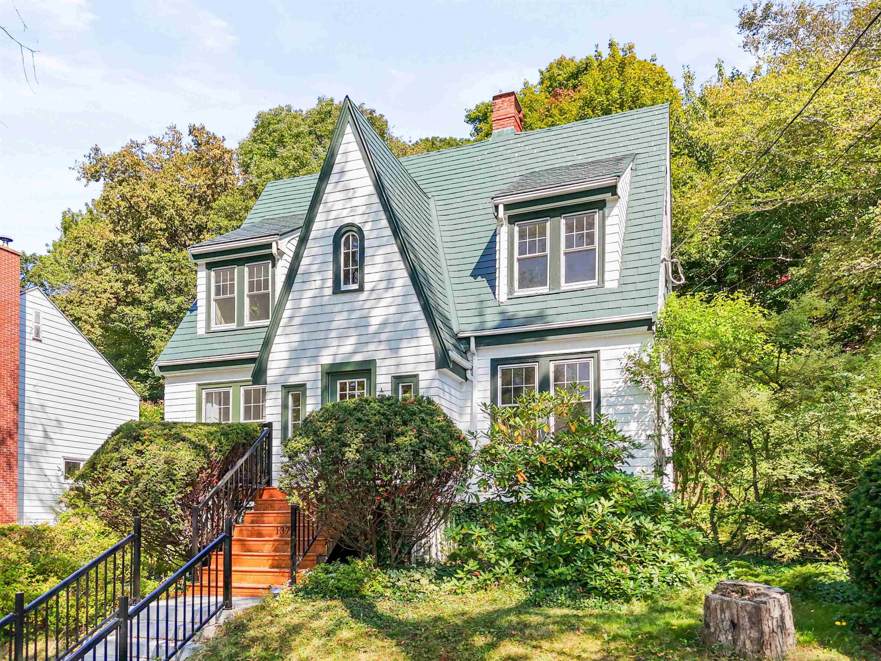 137 Pleasant Street, Dartmouth, NS (MLS 202523719)