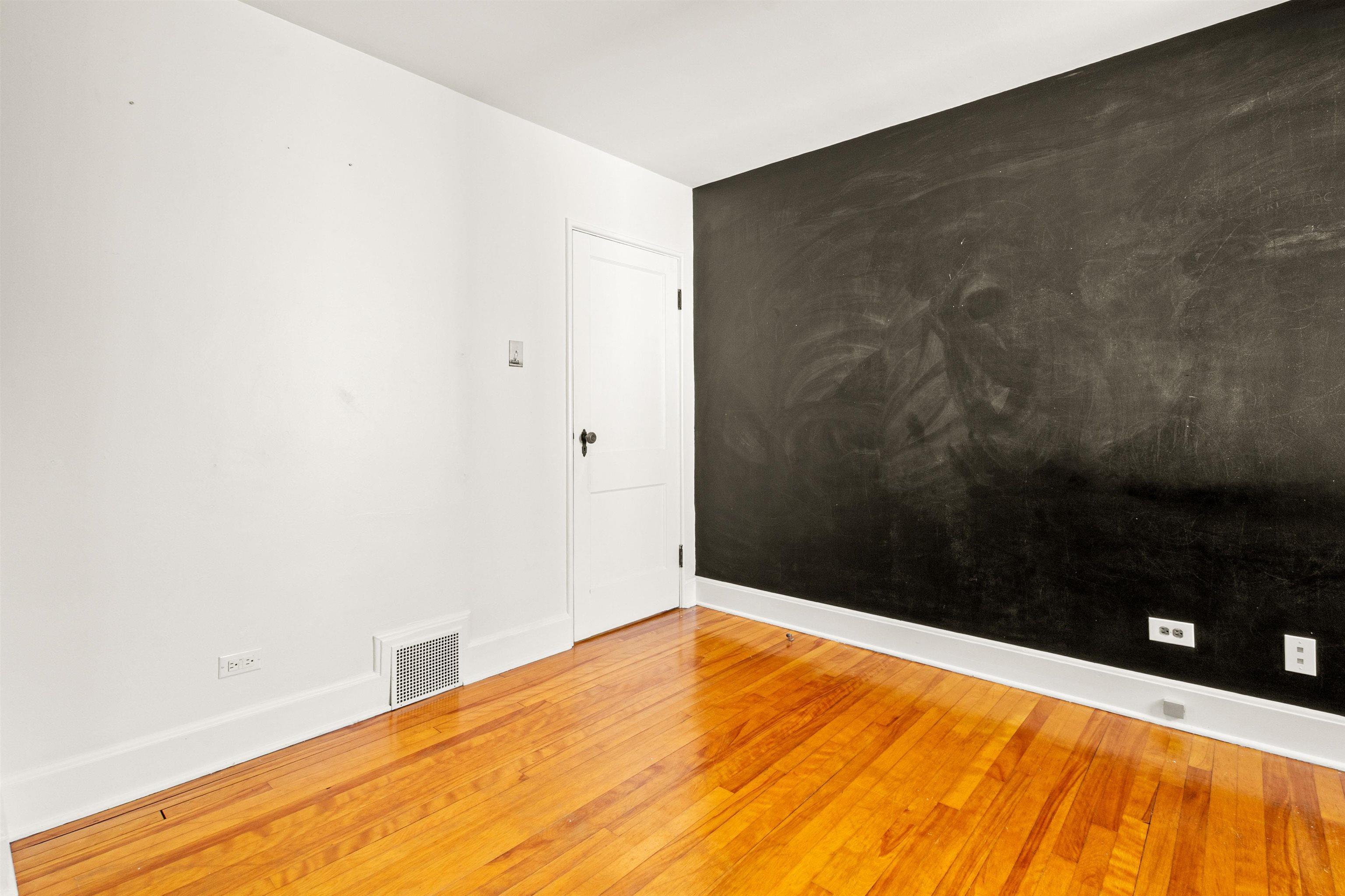 137 Pleasant Street, Dartmouth, NS (MLS 202523719)