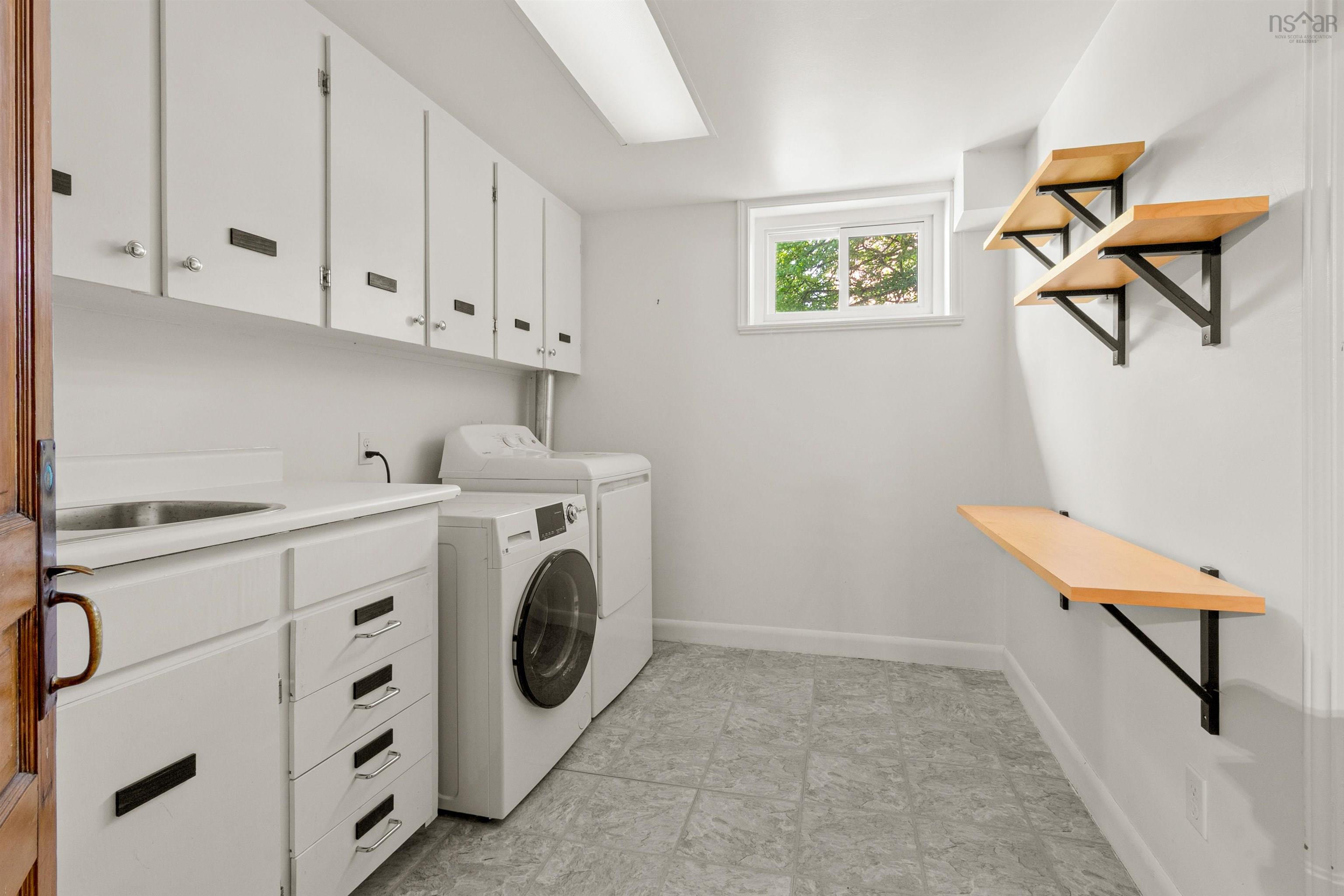 137 Pleasant Street, Dartmouth, NS (MLS 202523719)