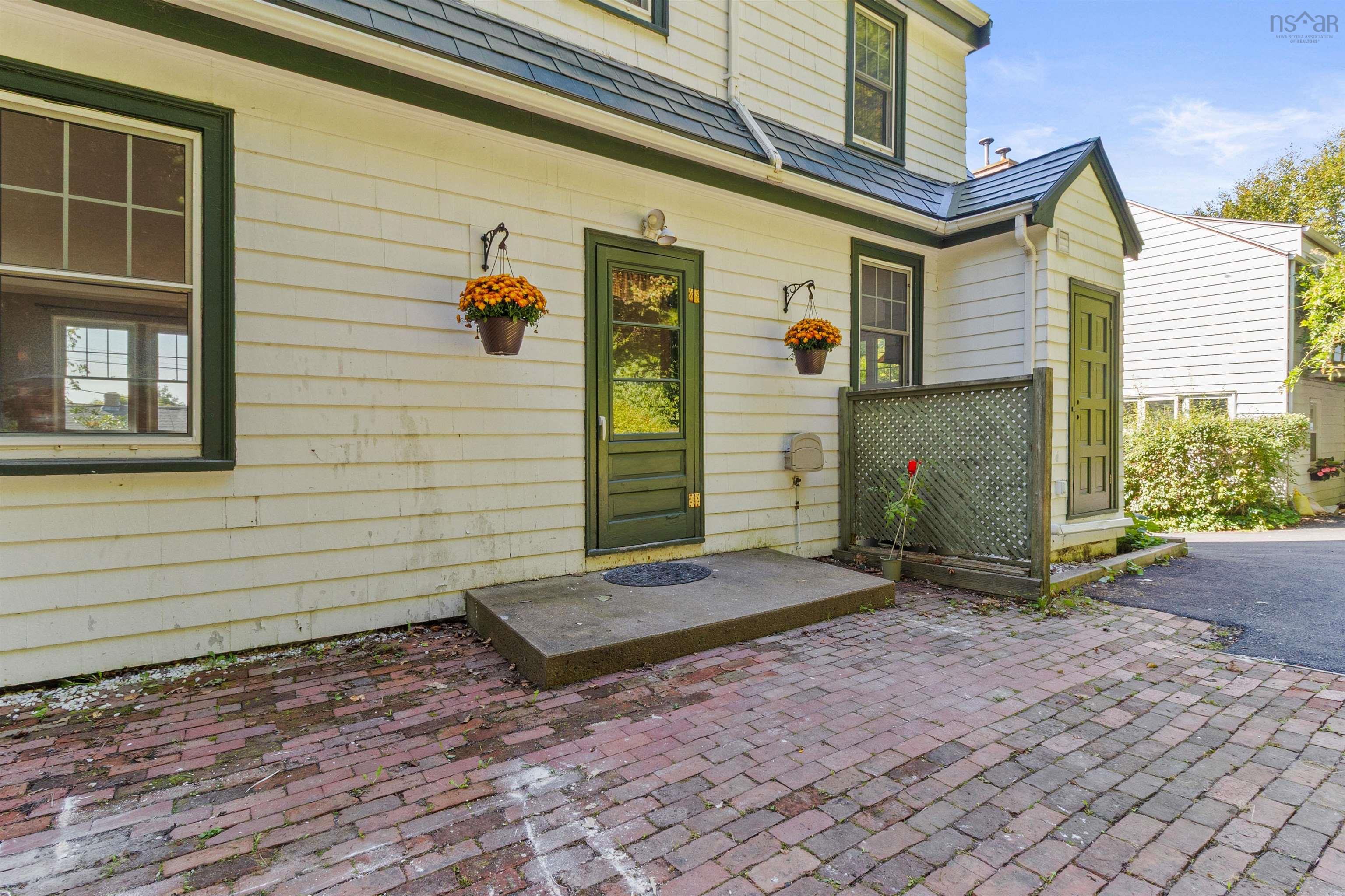 137 Pleasant Street, Dartmouth, NS (MLS 202523719)