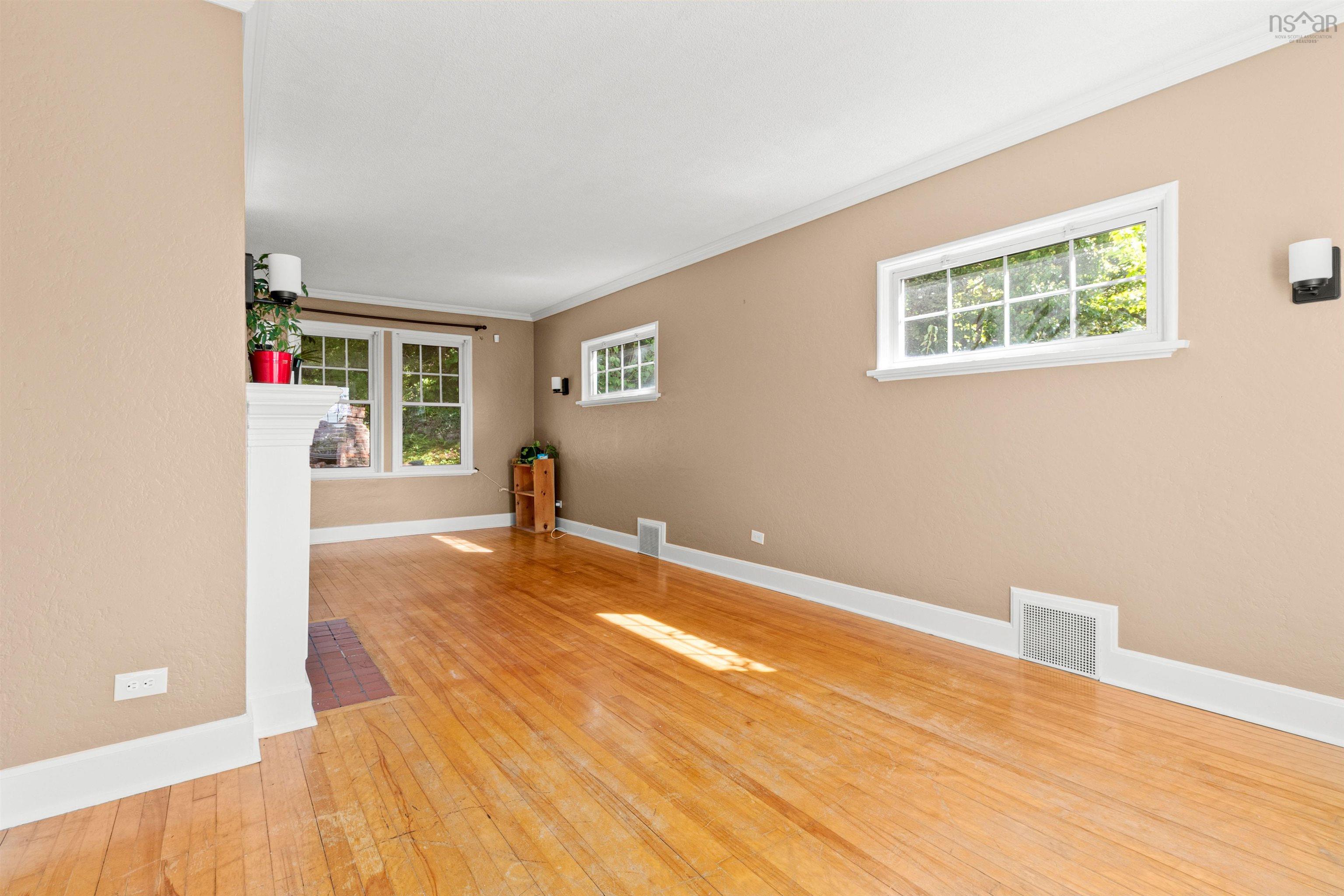 137 Pleasant Street, Dartmouth, NS (MLS 202523719)