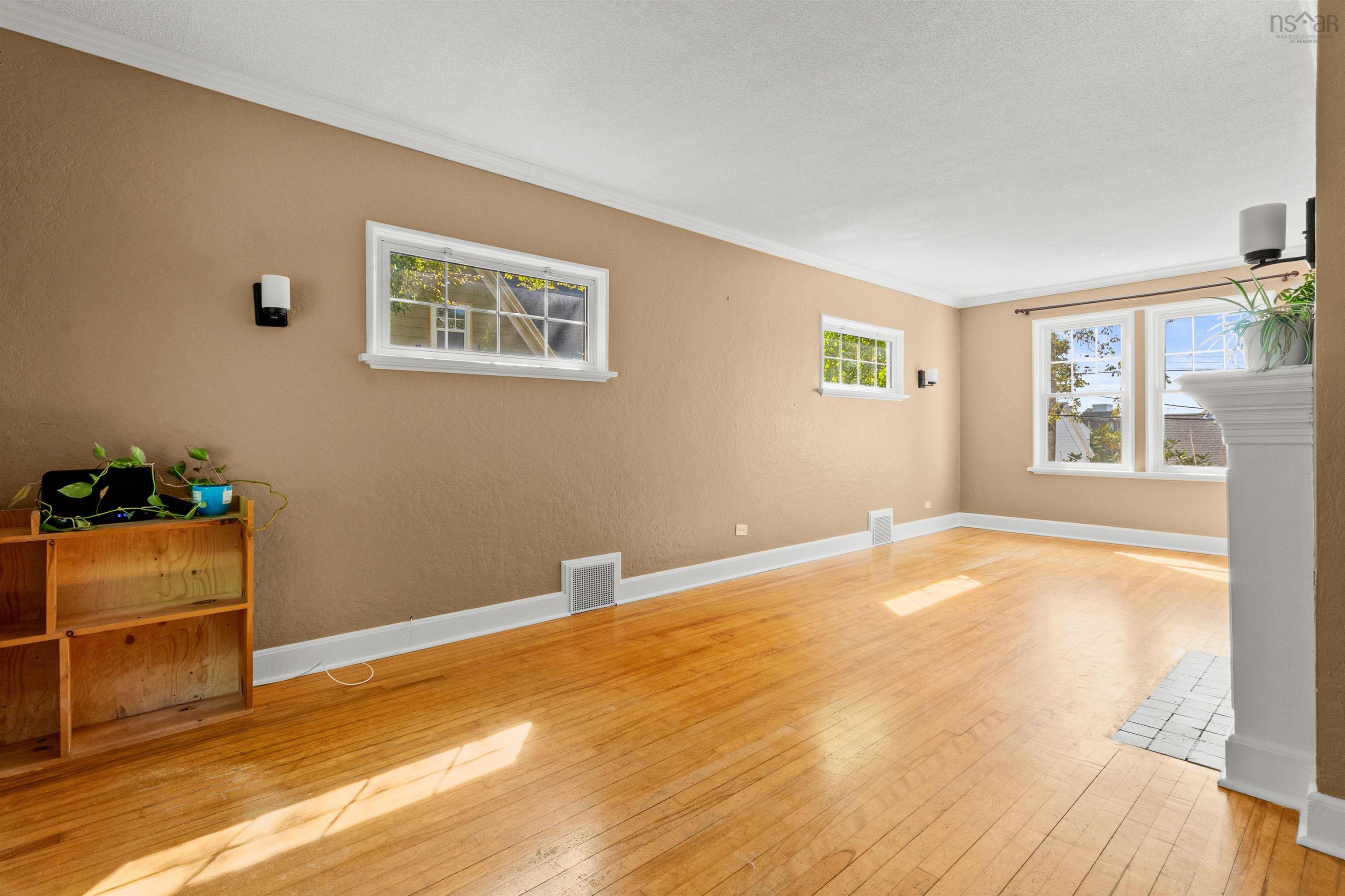 137 Pleasant Street, Dartmouth, NS (MLS 202523719)