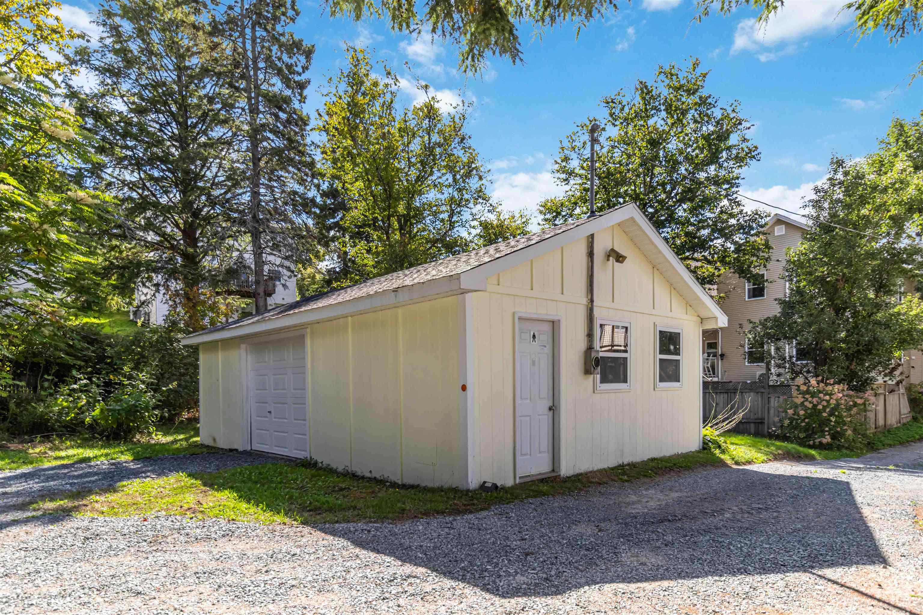 4 & 6 Hemlock Street, Dartmouth, NS (MLS 202523721)