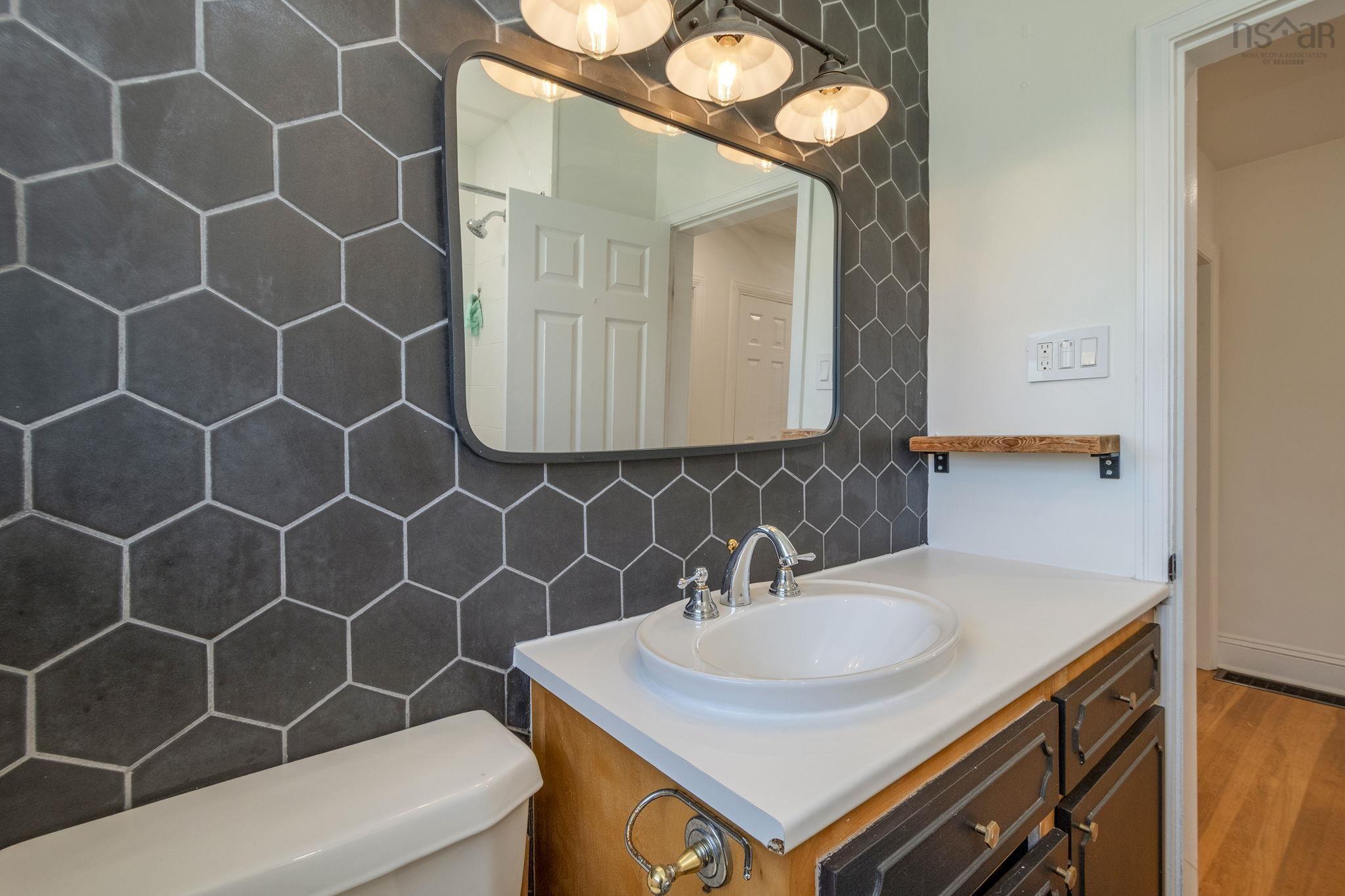 1 Grandview Drive, Dartmouth, NS (MLS 202523786)