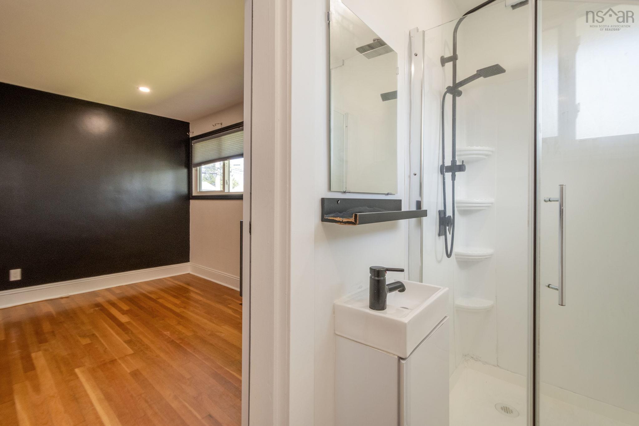 1 Grandview Drive, Dartmouth, NS (MLS 202523786)