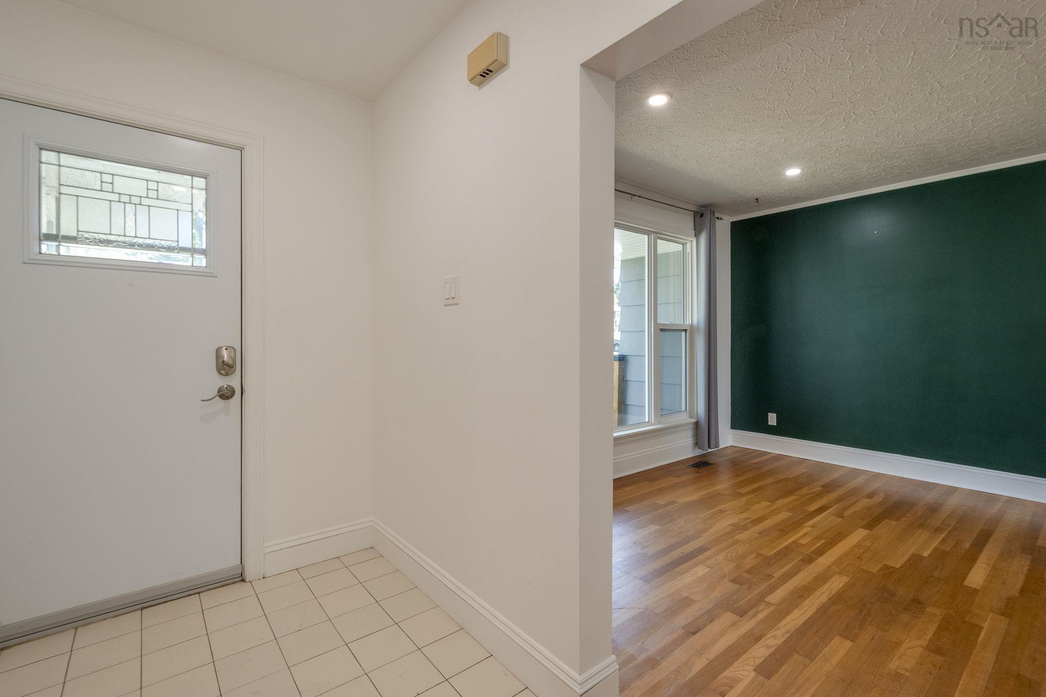 1 Grandview Drive, Dartmouth, NS (MLS 202523786)