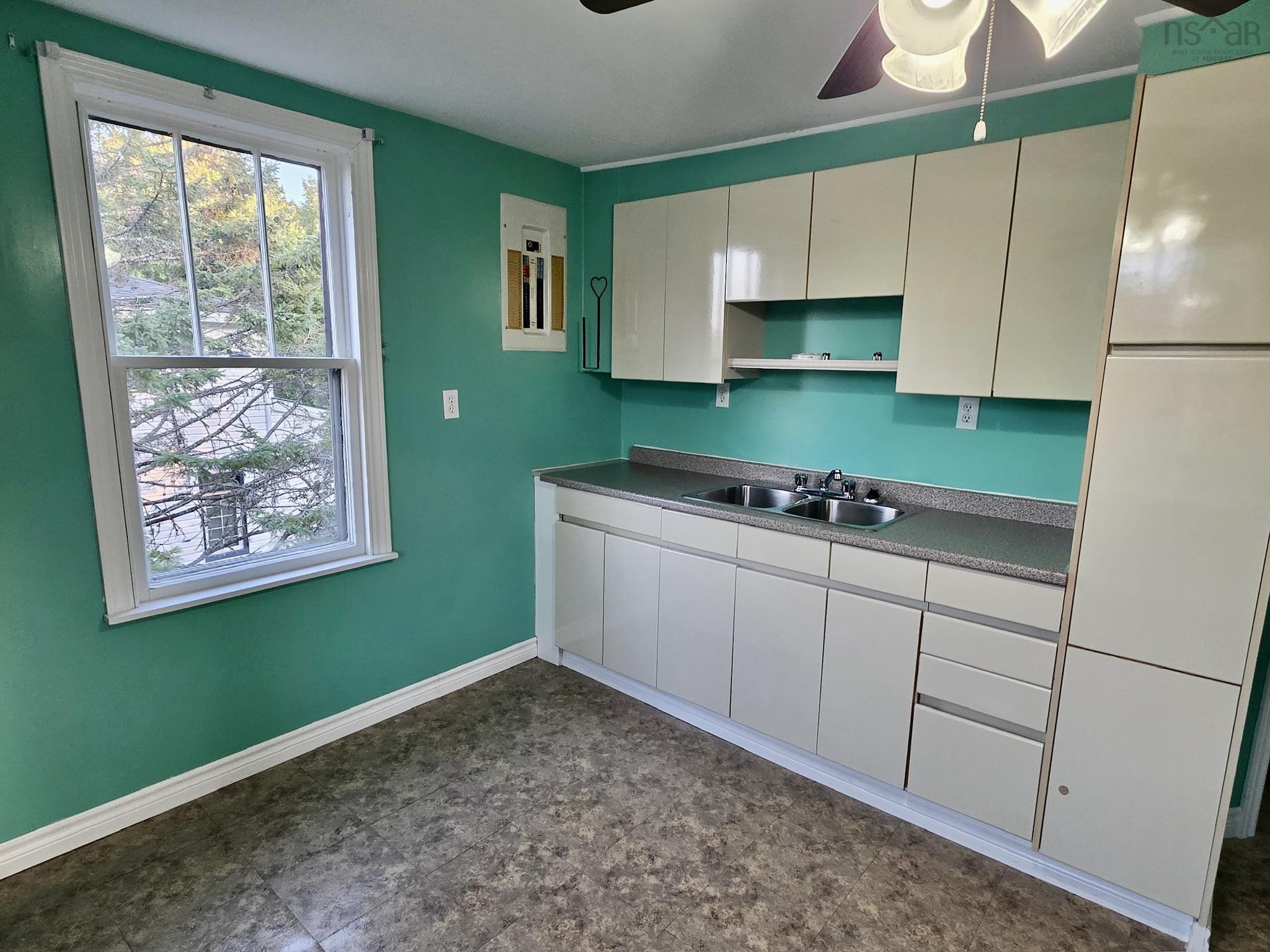 1544 St Margarets Bay Road, Timberlea, NS (MLS 202523823)