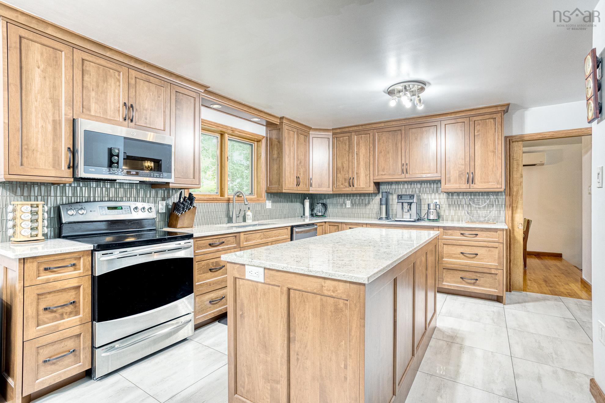 9 Nighthawk Lane, Bedford, NS (MLS 202523919)