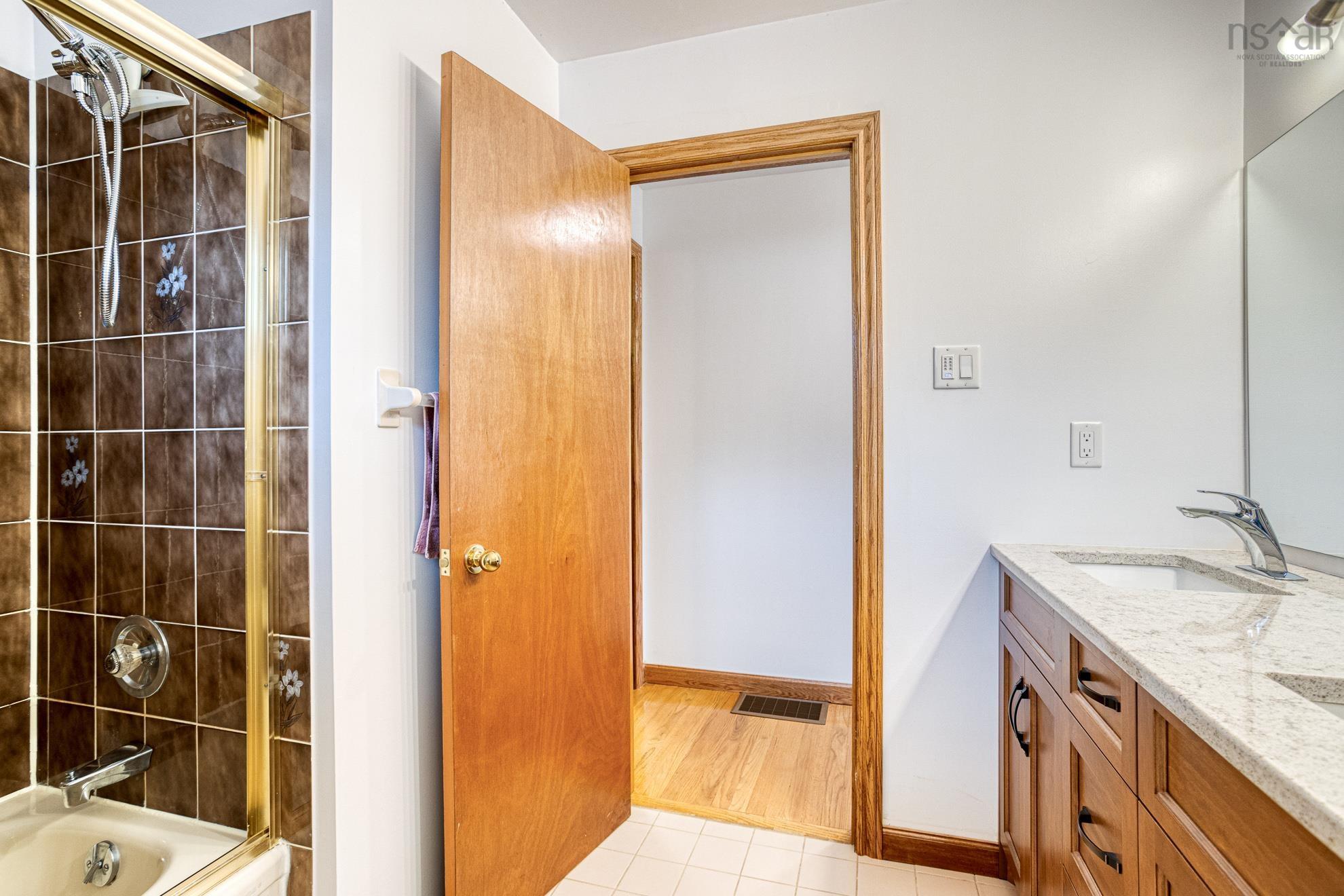 9 Nighthawk Lane, Bedford, NS (MLS 202523919)