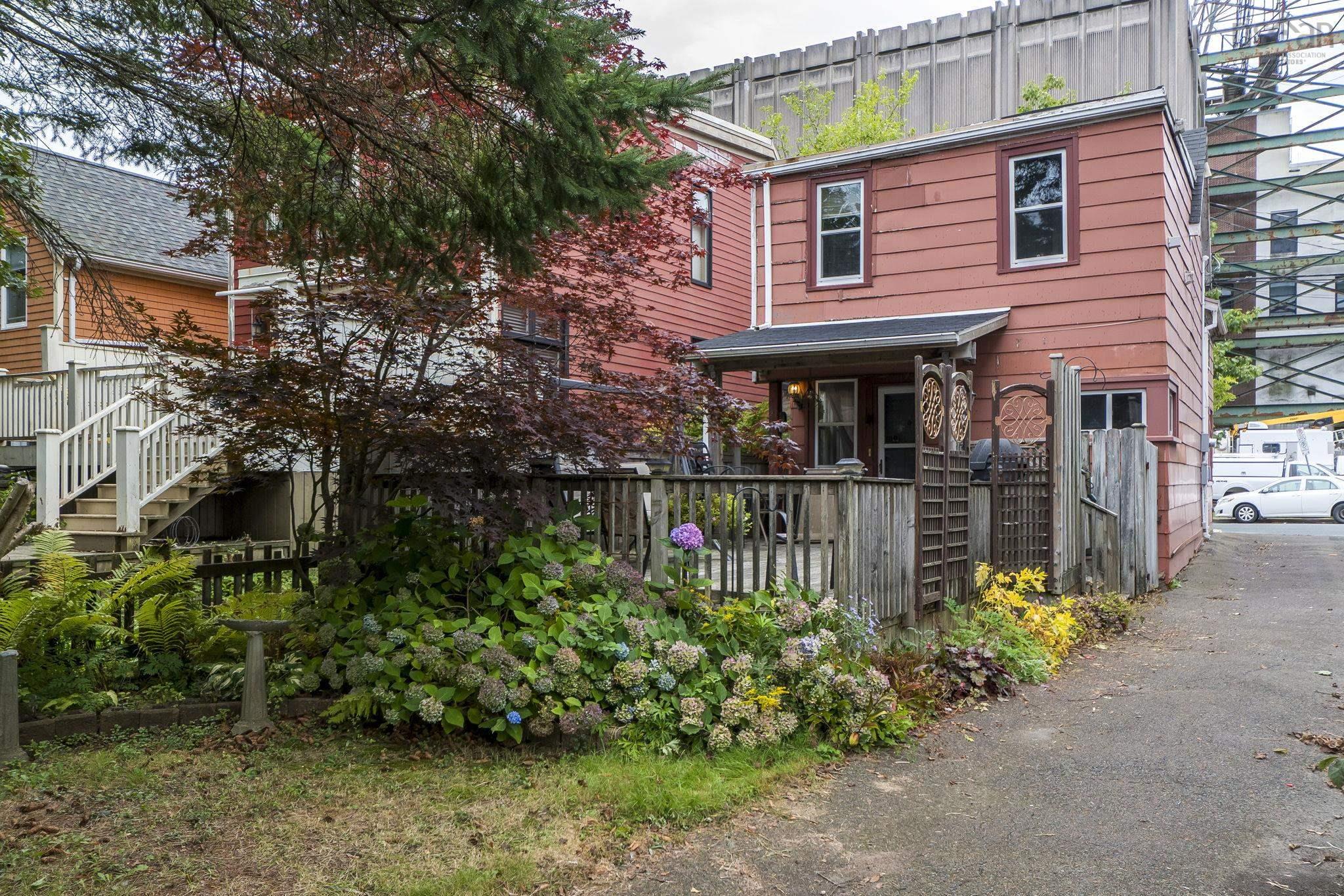 5726 Willow Street, Halifax, NS (MLS 202523945)