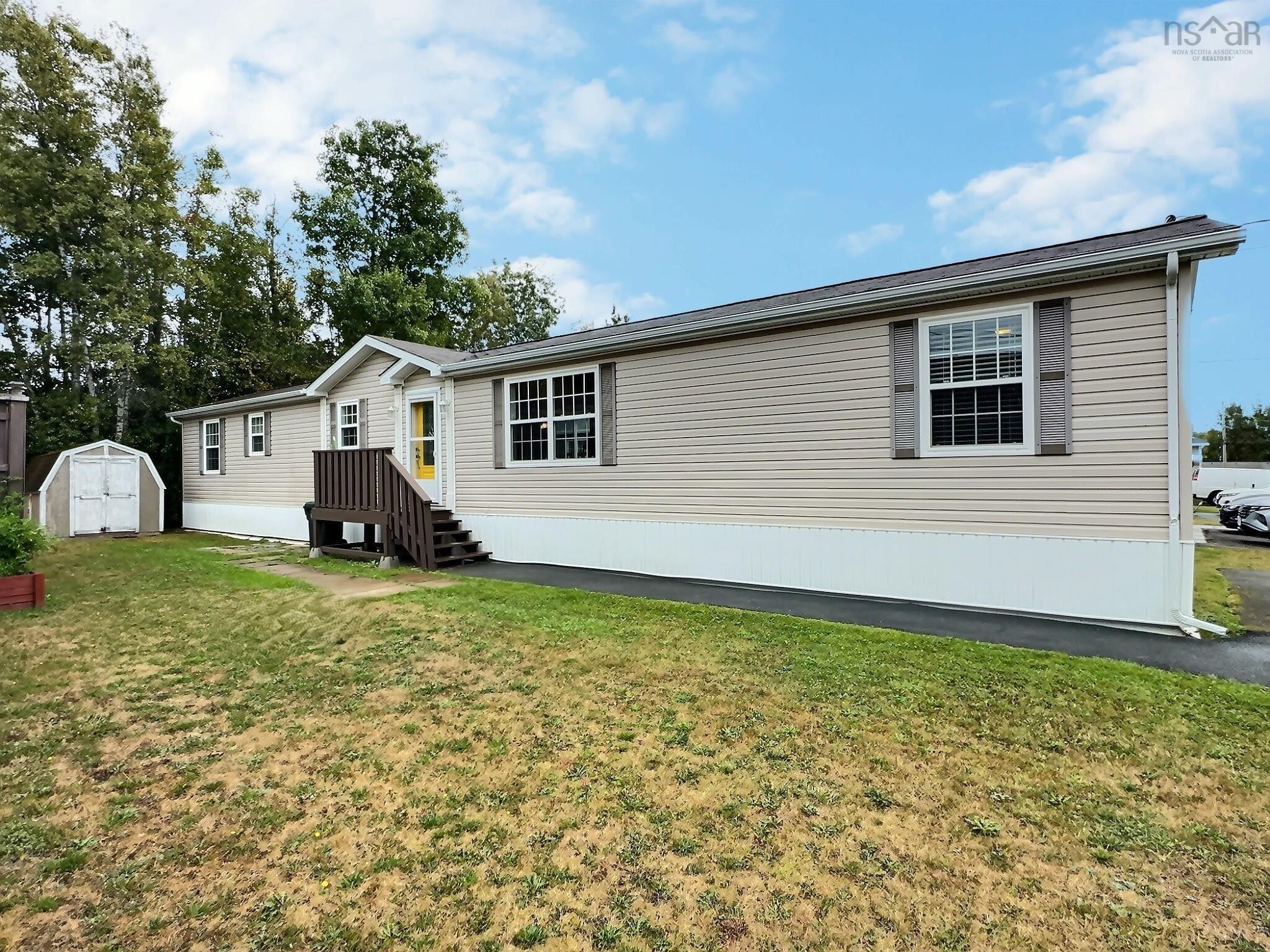 25 Pinehurst Street, Amherst, NS (MLS 202524128)