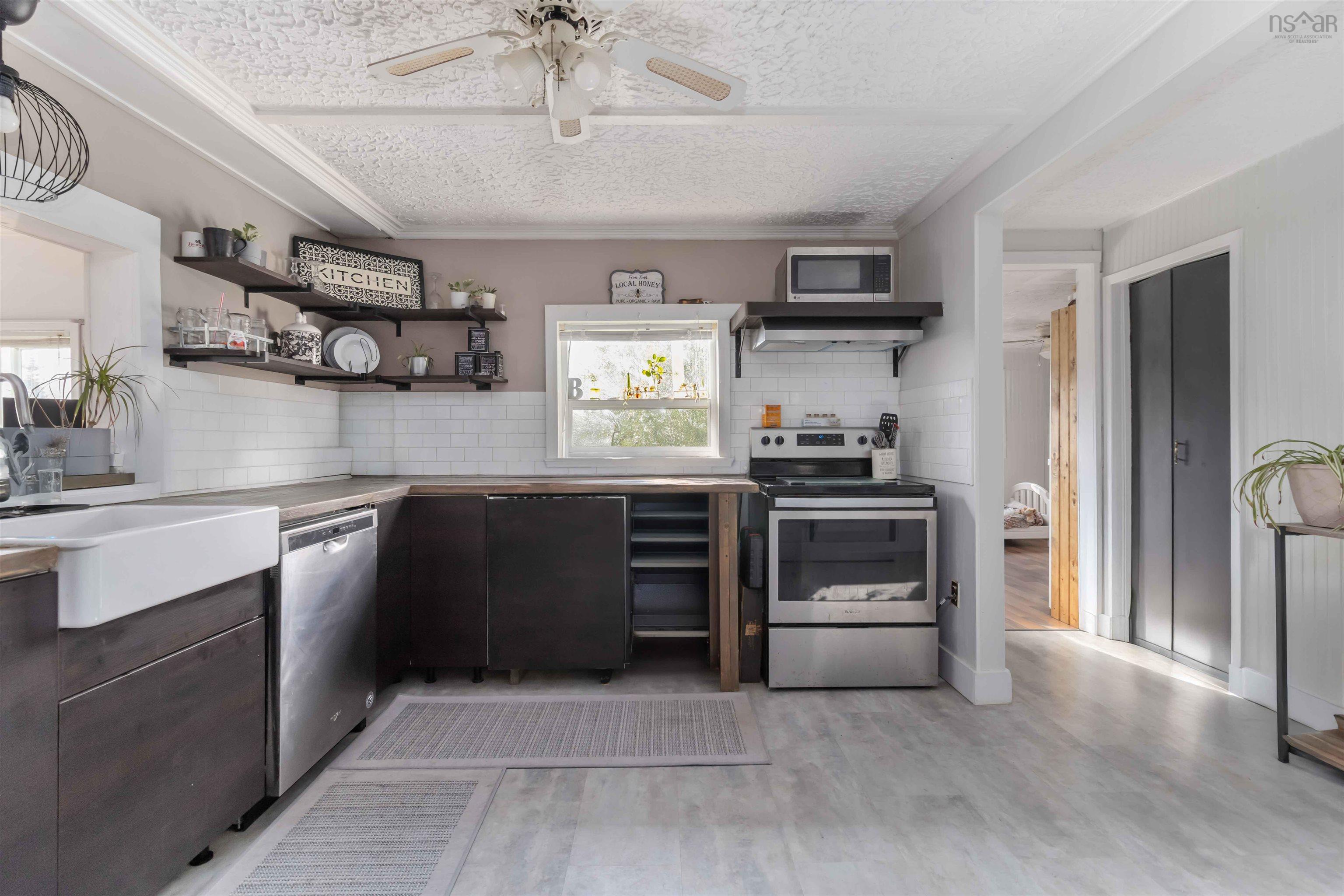 21 Littles Road, Terence Bay, NS (MLS 202524158)