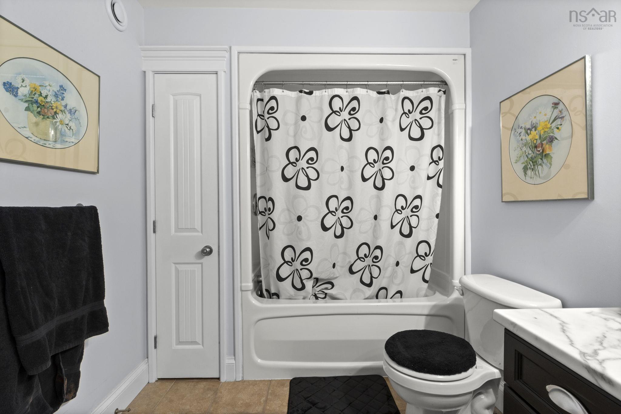 25 Middle Street, Dartmouth, NS (MLS 202524159)