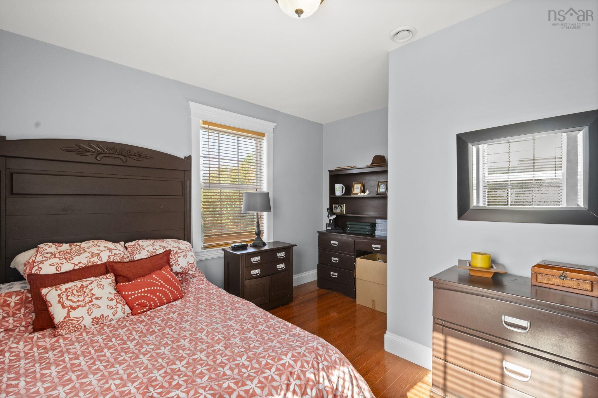 25 Middle Street, Dartmouth, NS (MLS 202524159)