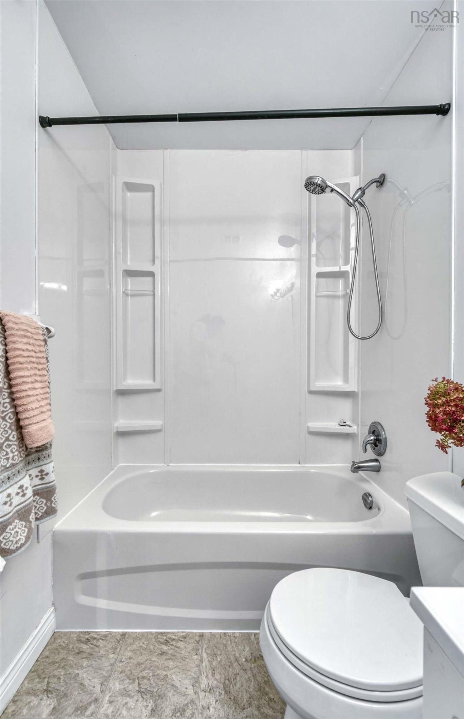 77 Amin Street, Bedford, NS (MLS 202524202)