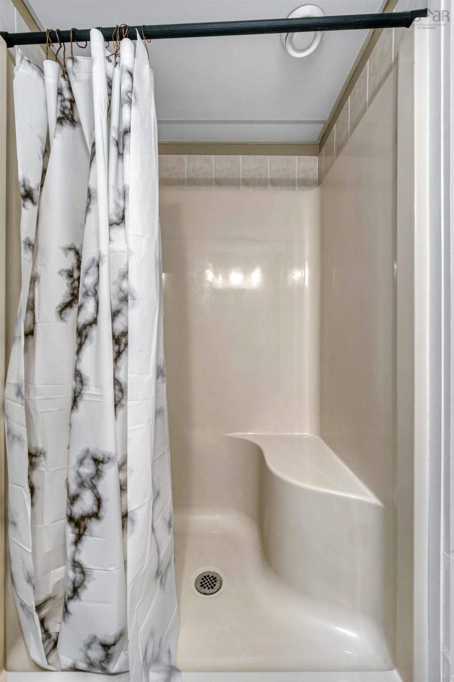 77 Amin Street, Bedford, NS (MLS 202524202)