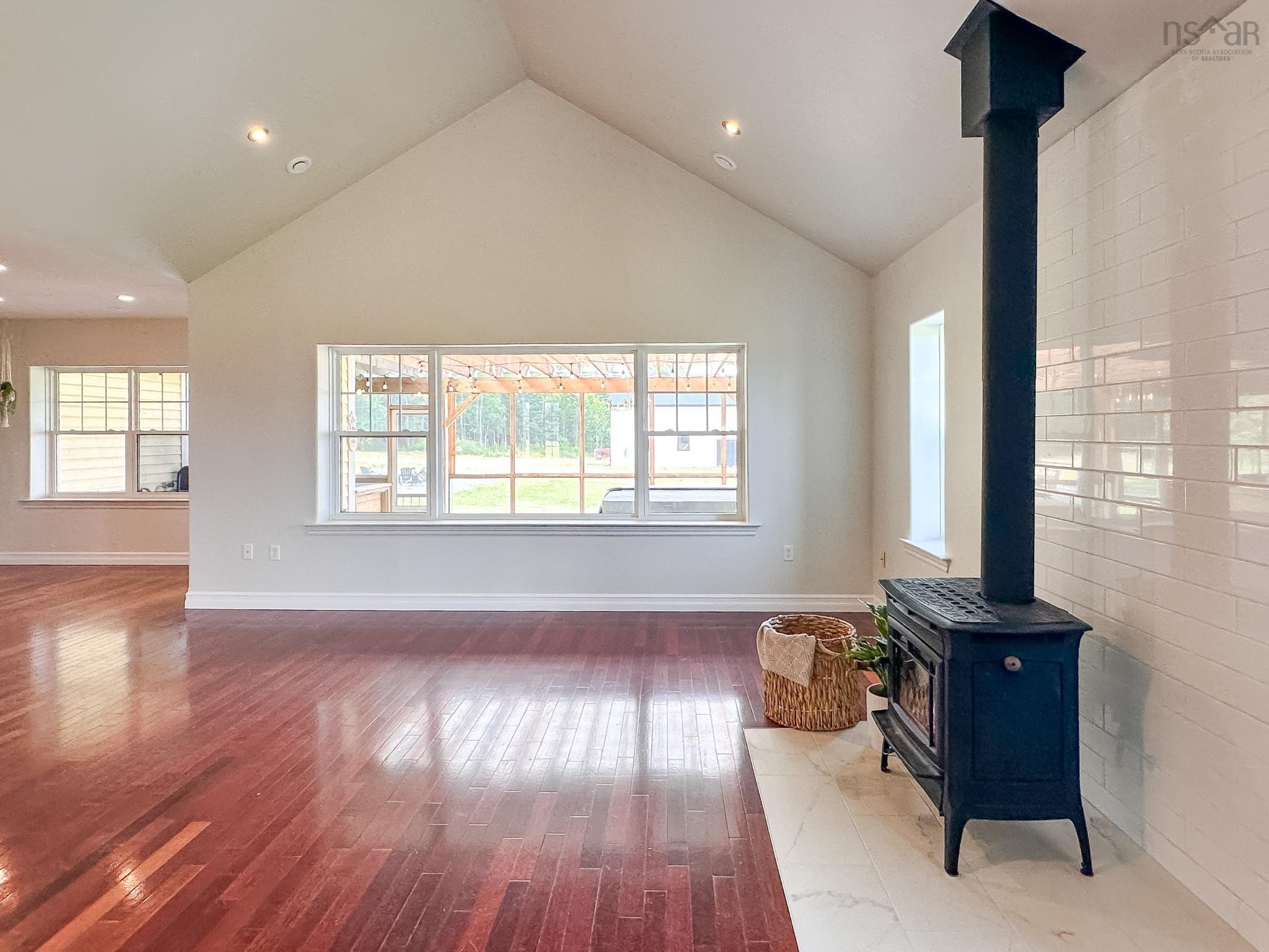 $1,275,000.00: 3419 Highway 359, Halls Harbour