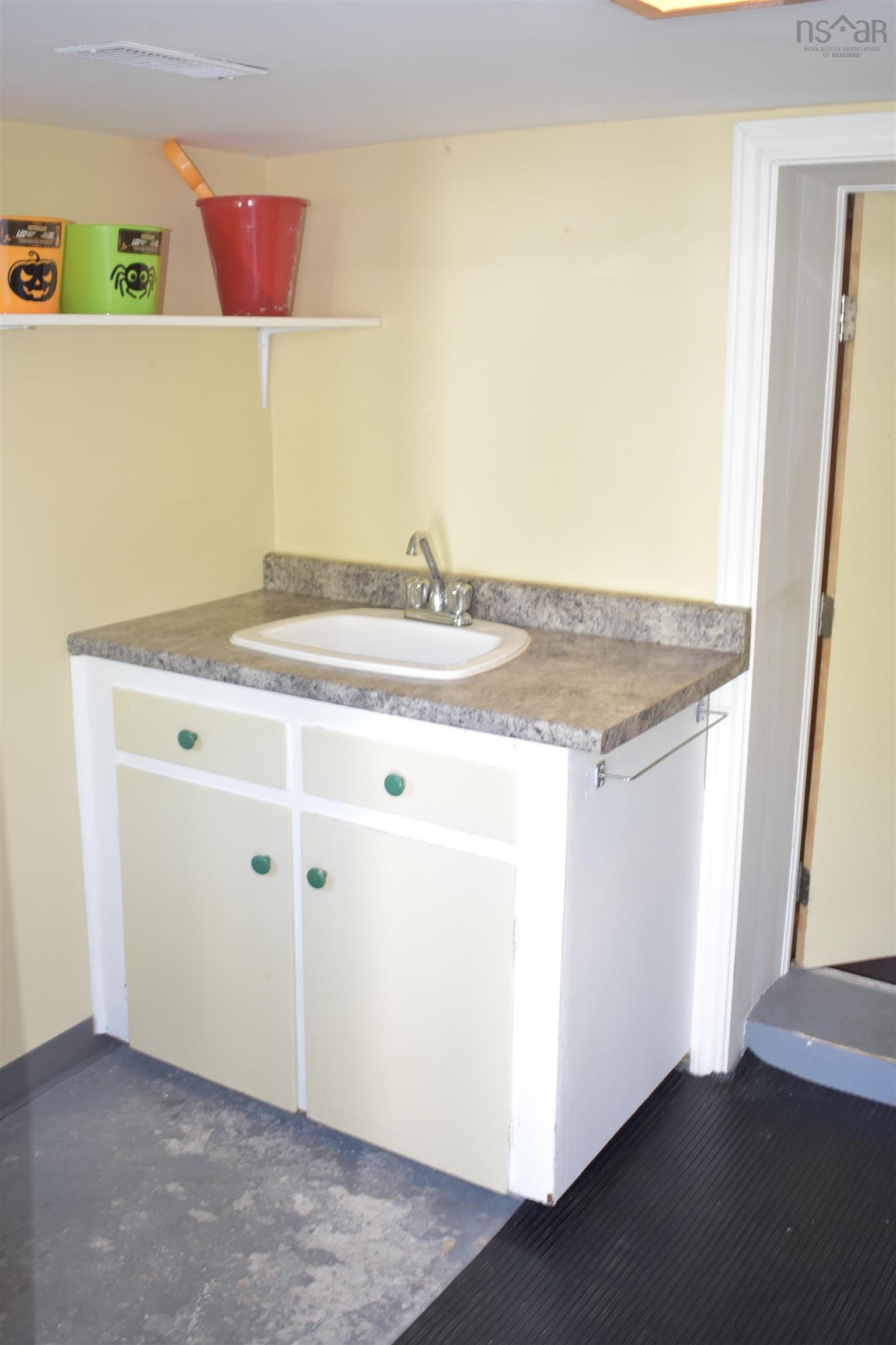 112 Bristol Avenue, Liverpool, NS (MLS 202524380)