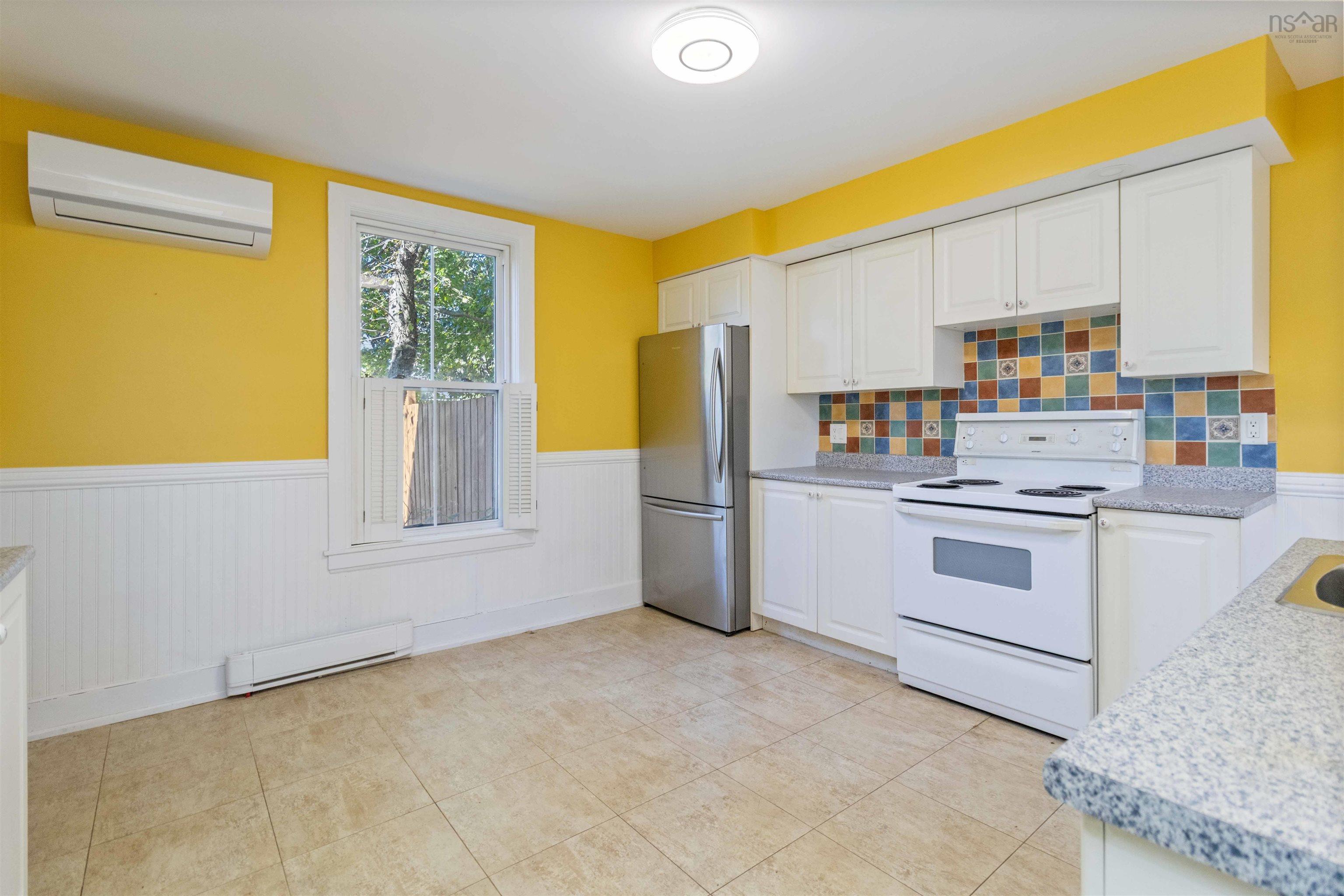 132 Victoria Road, Dartmouth, NS (MLS 202524692)