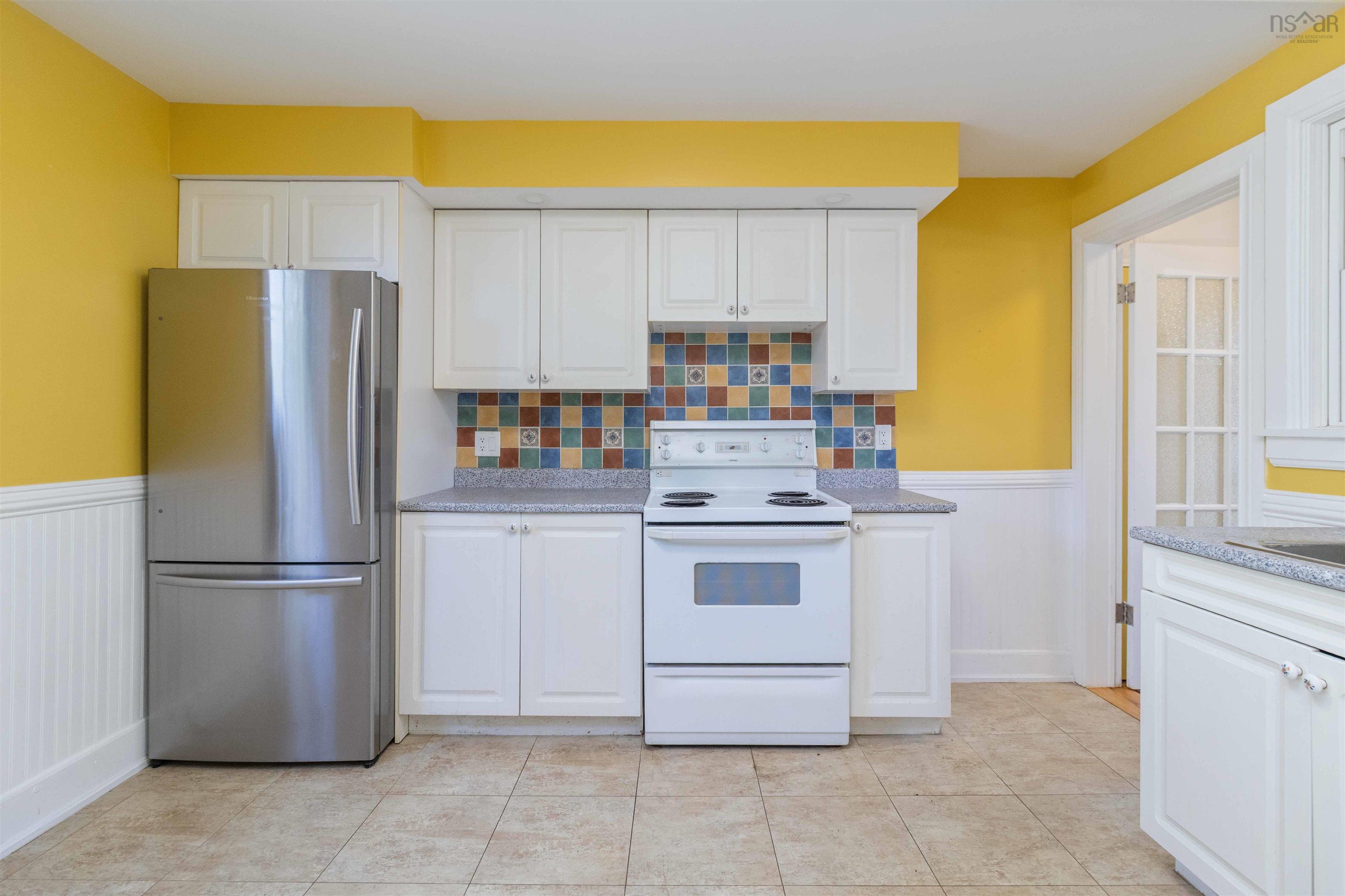 132 Victoria Road, Dartmouth, NS (MLS 202524692)