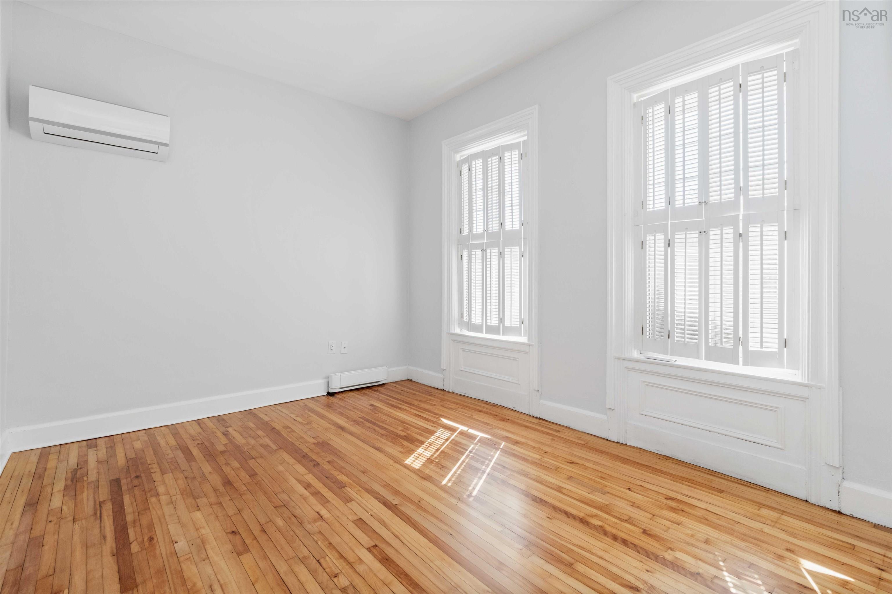 132 Victoria Road, Dartmouth, NS (MLS 202524692)