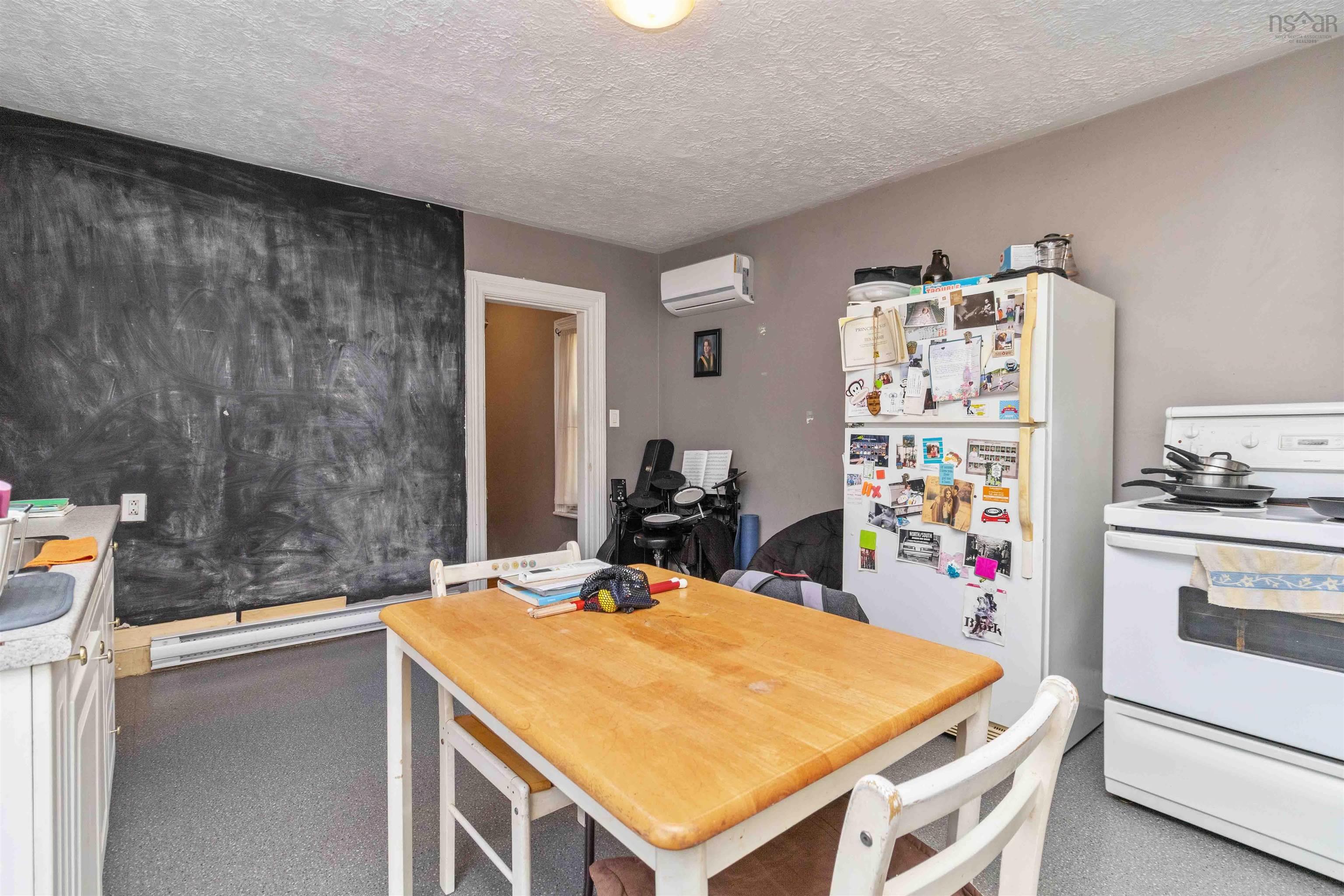 132 Victoria Road, Dartmouth, NS (MLS 202524692)