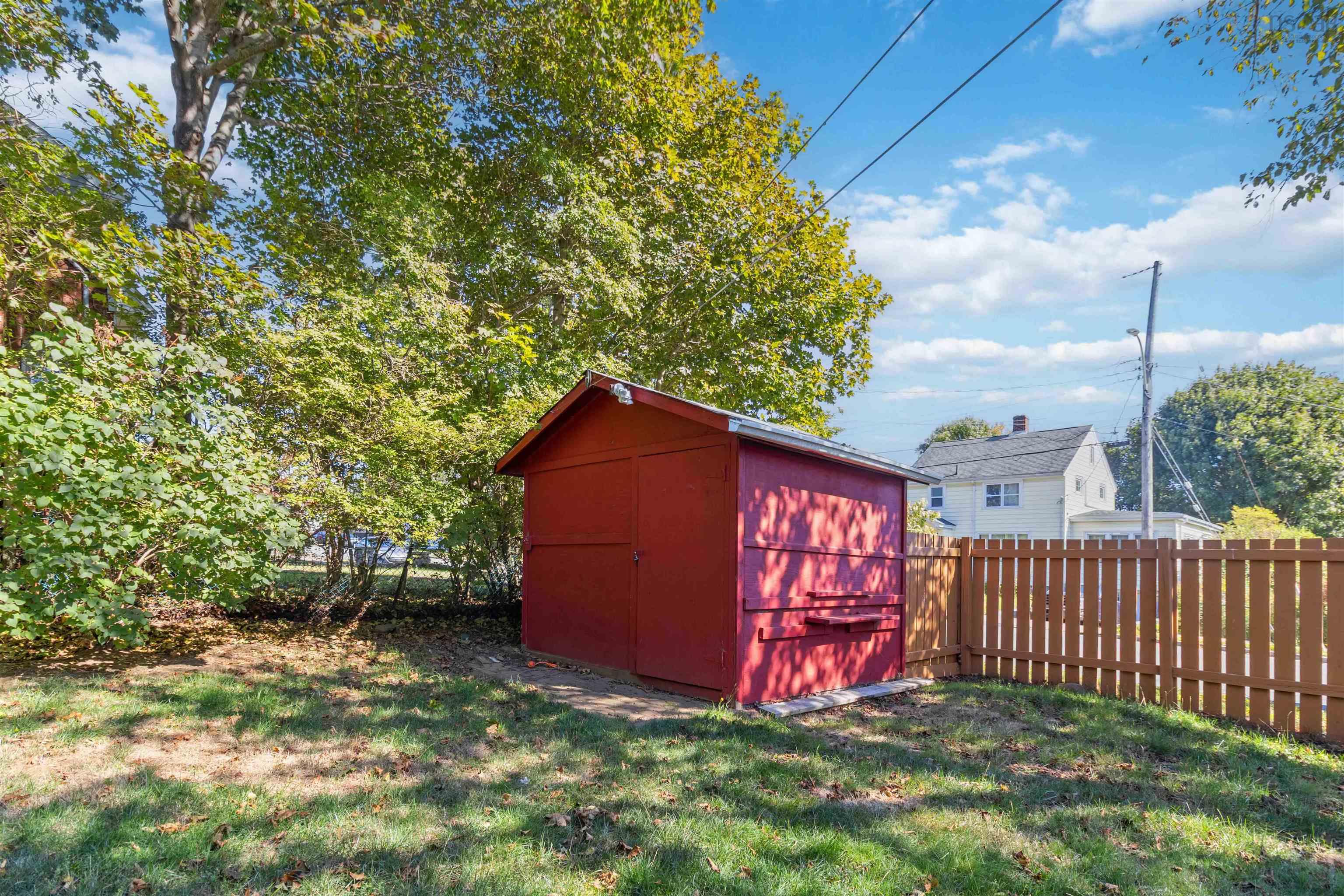 132 Victoria Road, Dartmouth, NS (MLS 202524692)