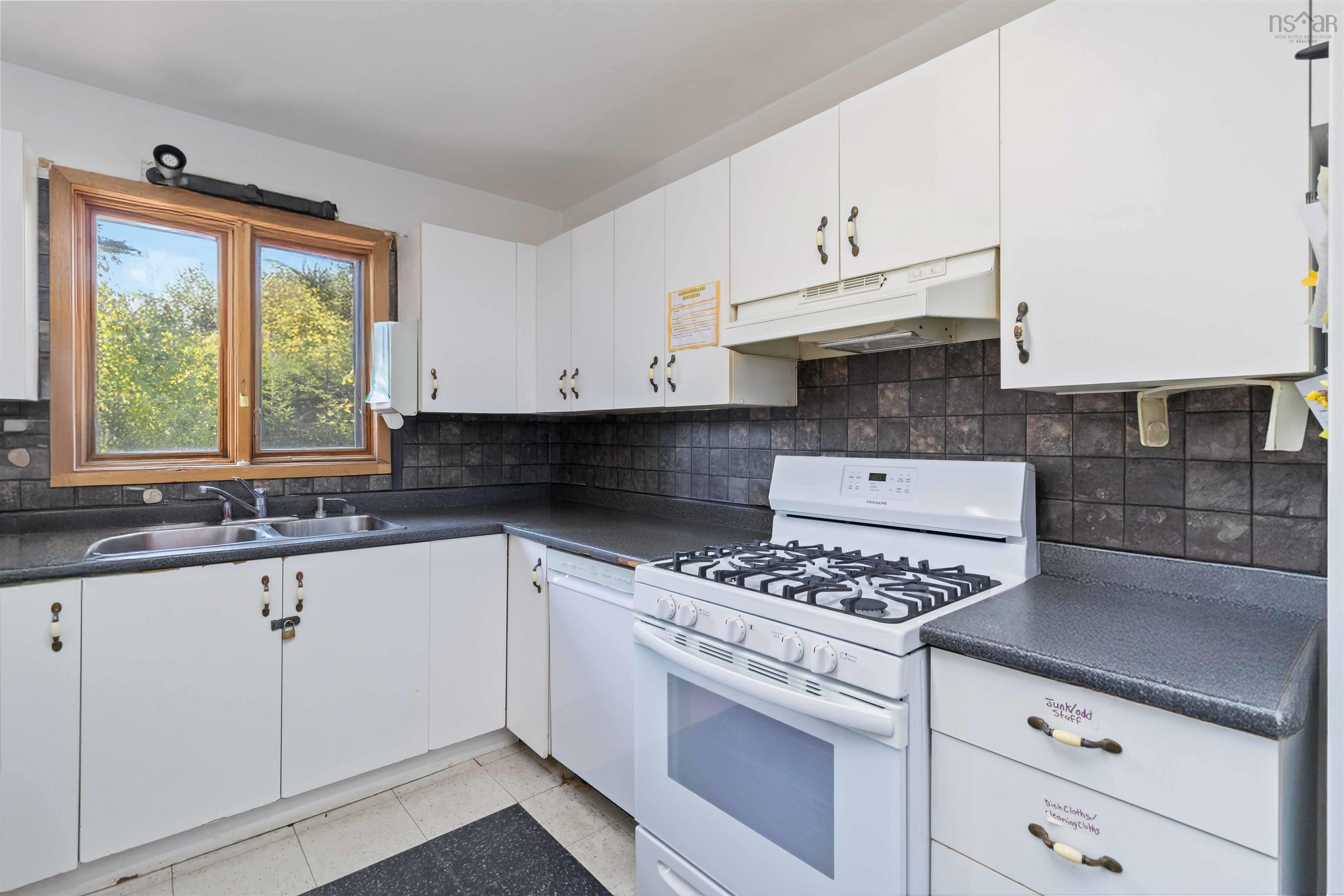 4182 Highway 7, Porters Lake, NS (MLS 202524792)