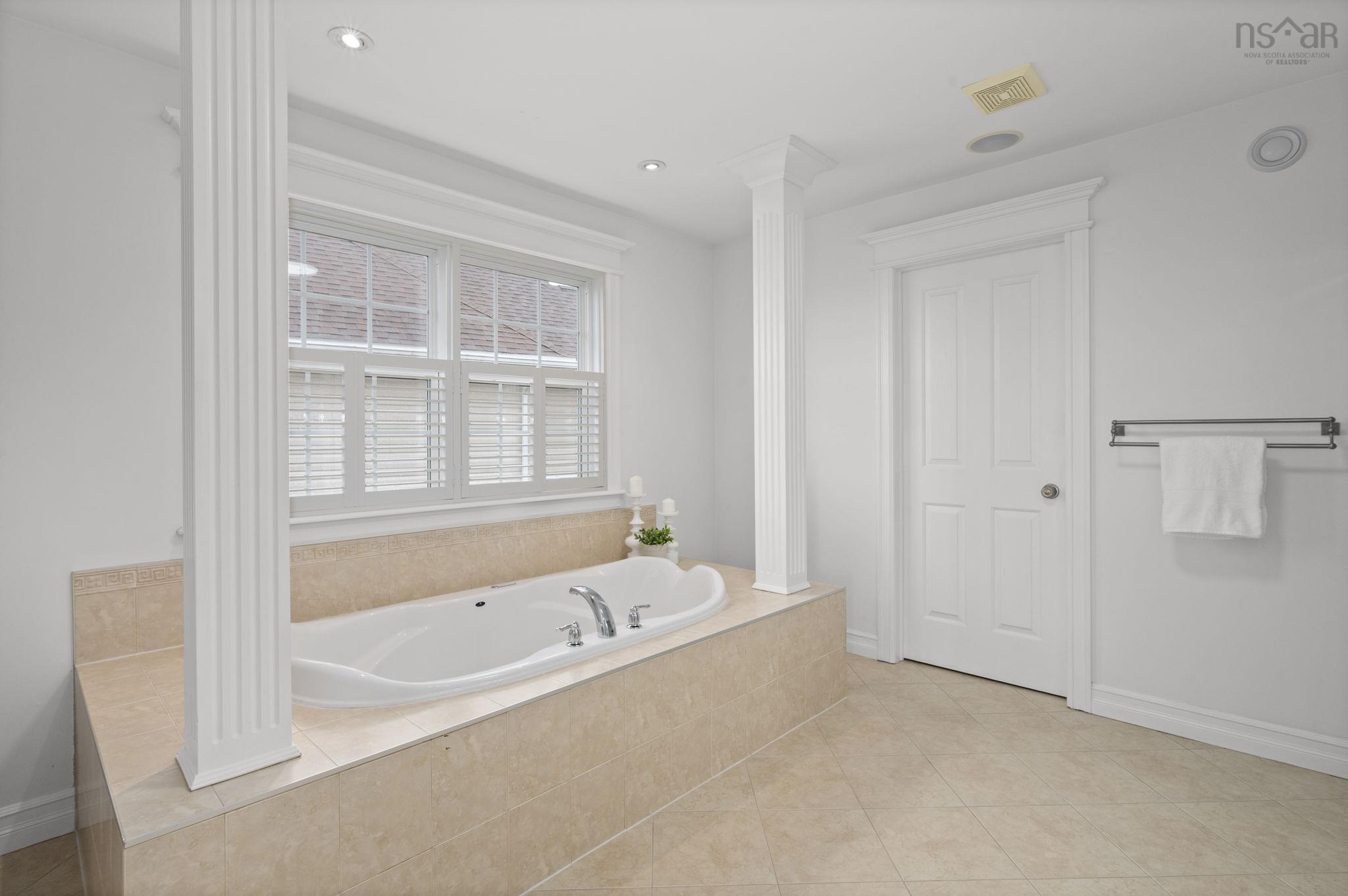 24 Vanier Way, Bedford, NS (MLS 202524824)