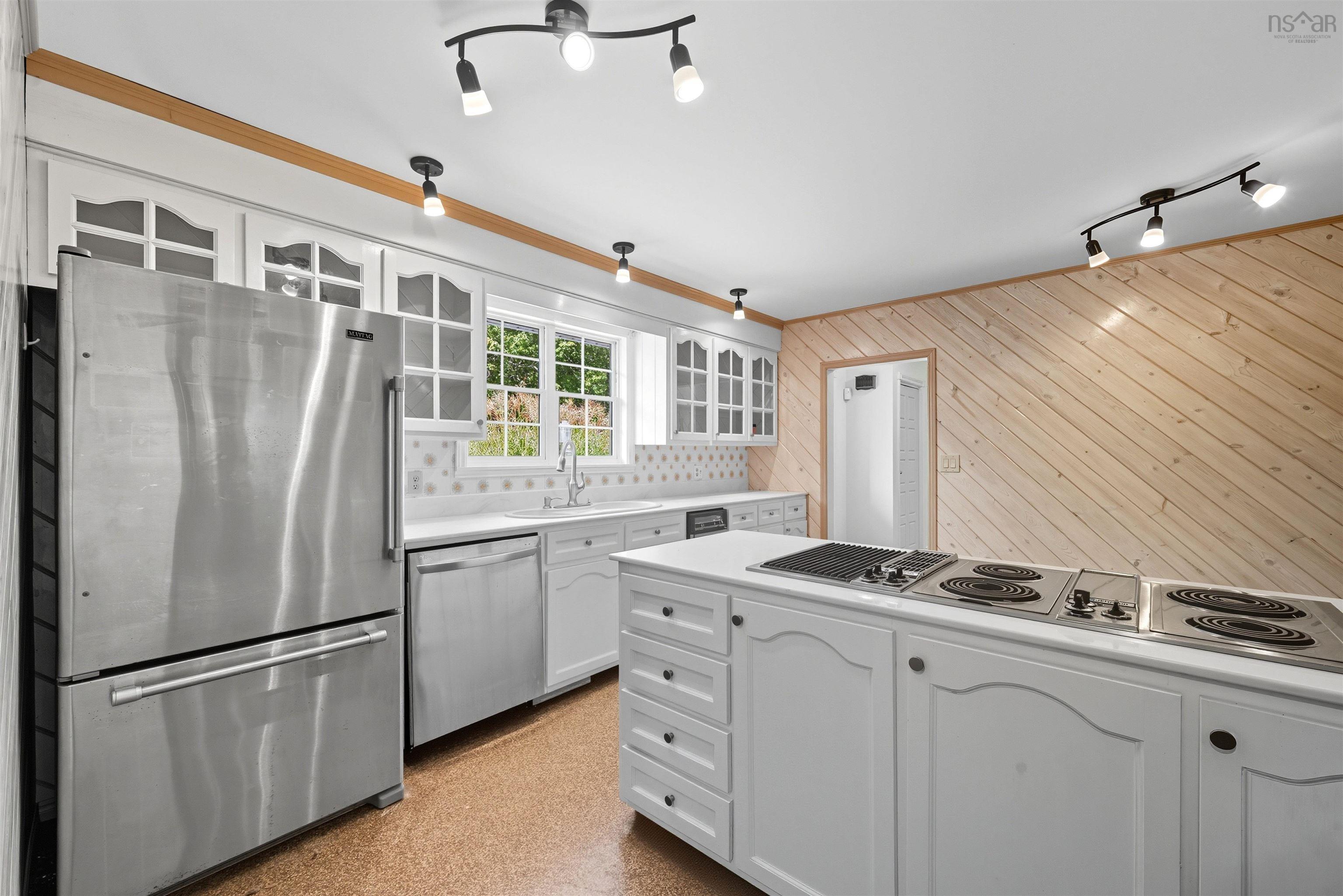 206 Lakeview Road, Lakeview, NS (MLS 202524902)