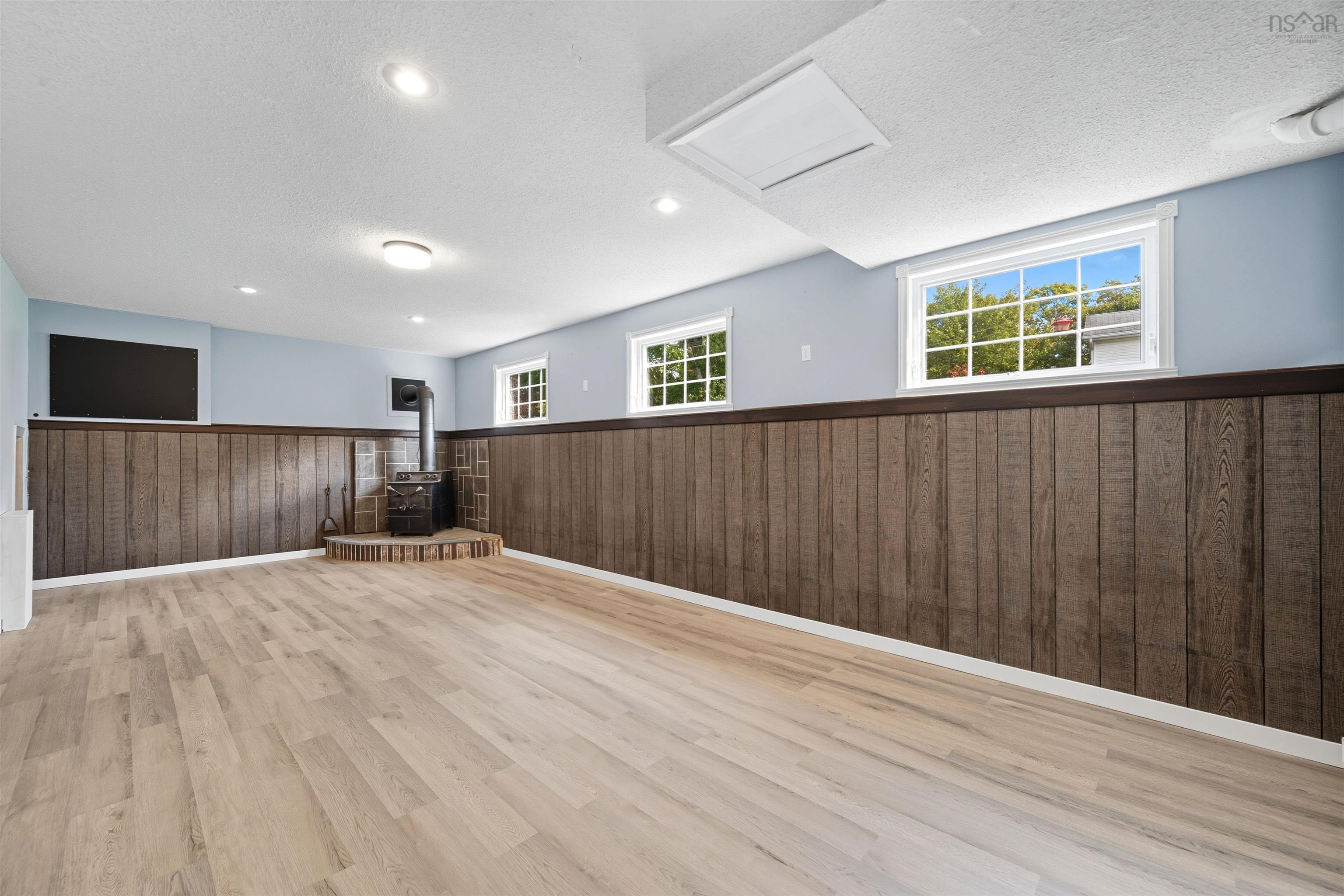 206 Lakeview Road, Lakeview, NS (MLS 202524902)