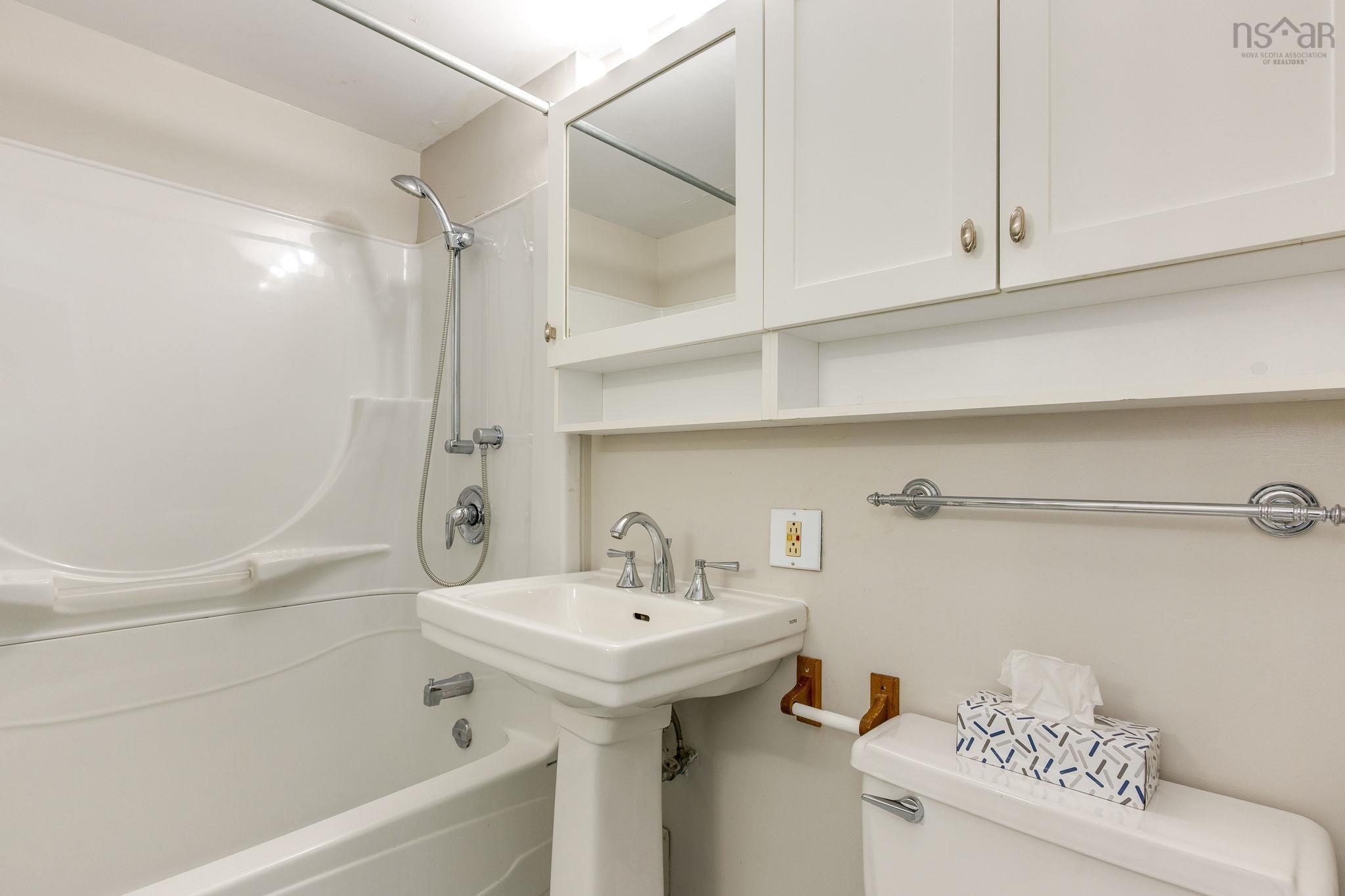 1005 5959 Spring Garden Road, Halifax, NS (MLS 202524947)