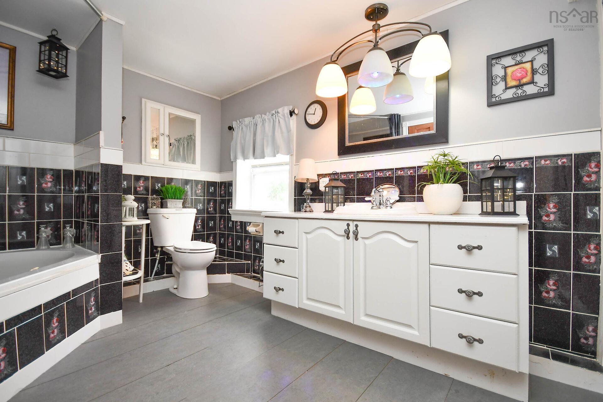 286 Parklane Drive, Lower Sackville, NS (MLS 202525015)