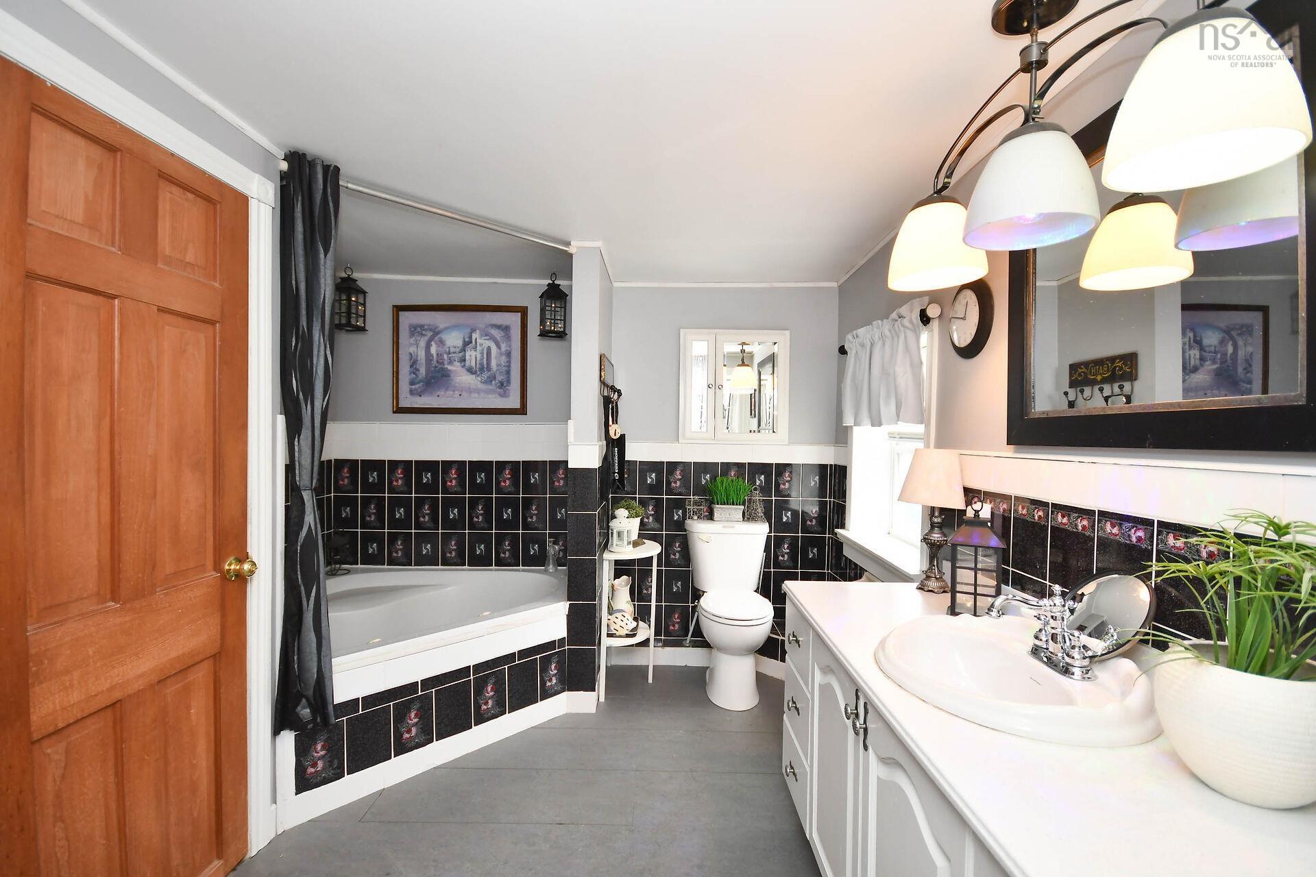 286 Parklane Drive, Lower Sackville, NS (MLS 202525015)