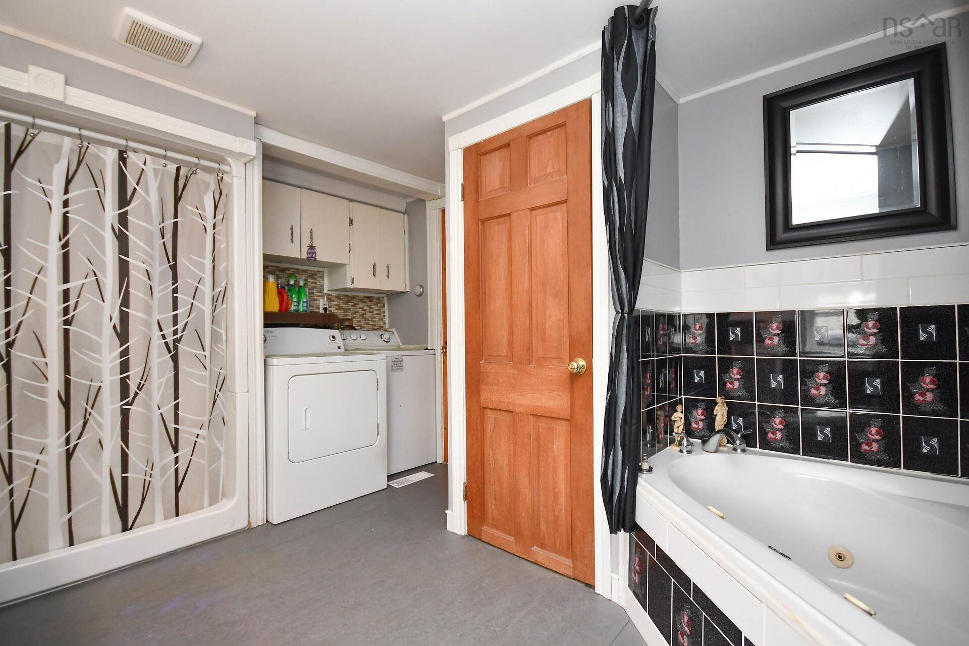 286 Parklane Drive, Lower Sackville, NS (MLS 202525015)