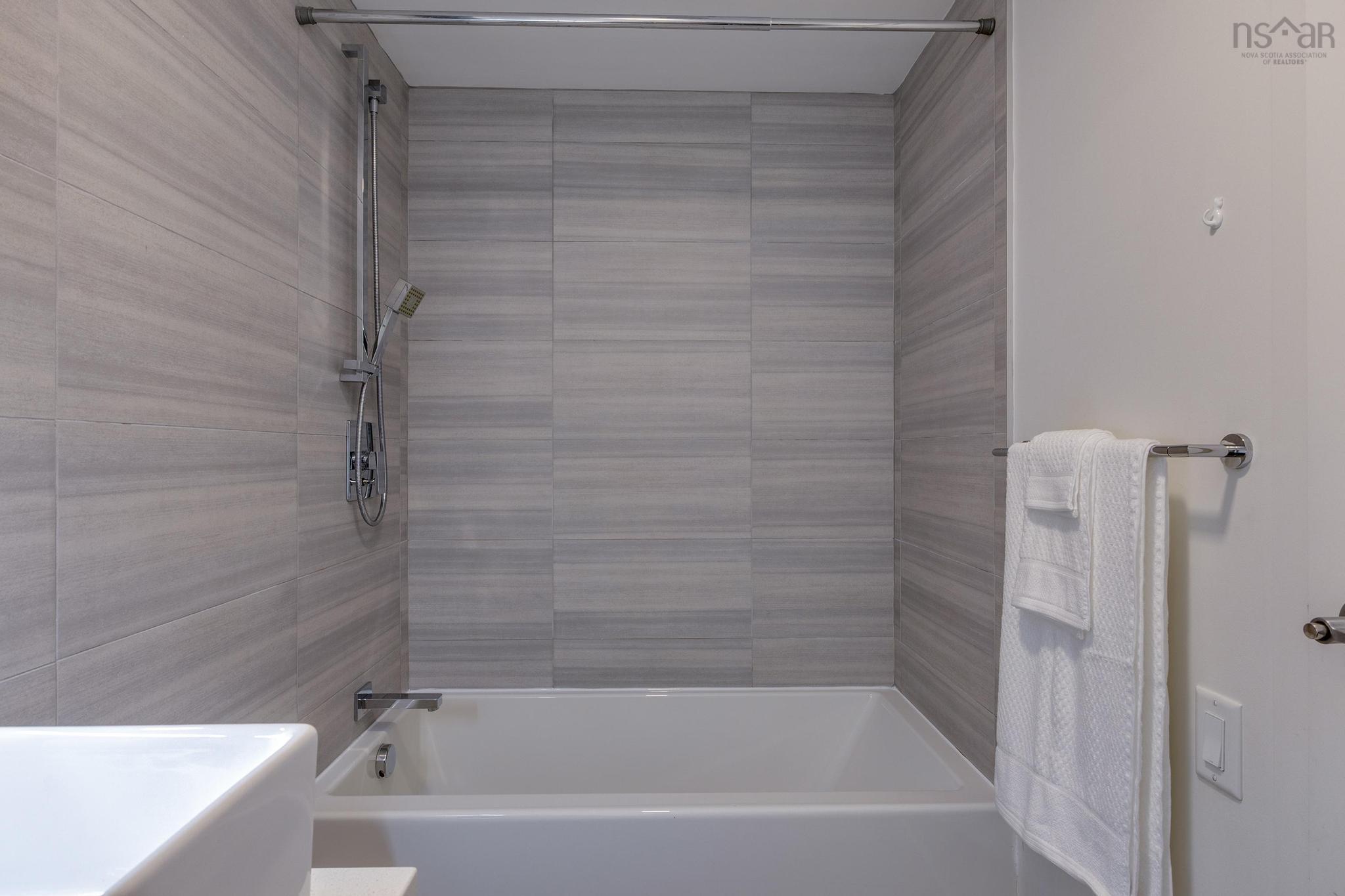 813 1048 Wellington Street, Halifax, NS (MLS 202525017)