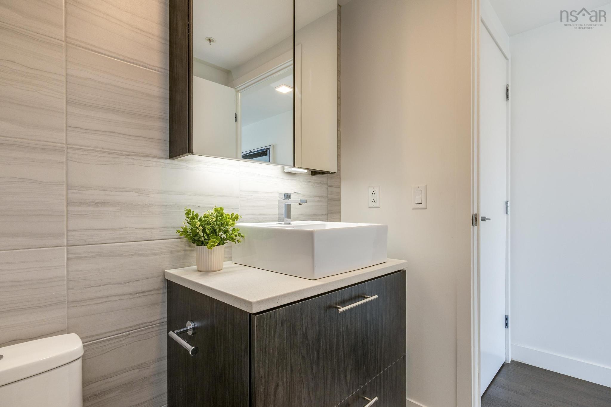 813 1048 Wellington Street, Halifax, NS (MLS 202525017)